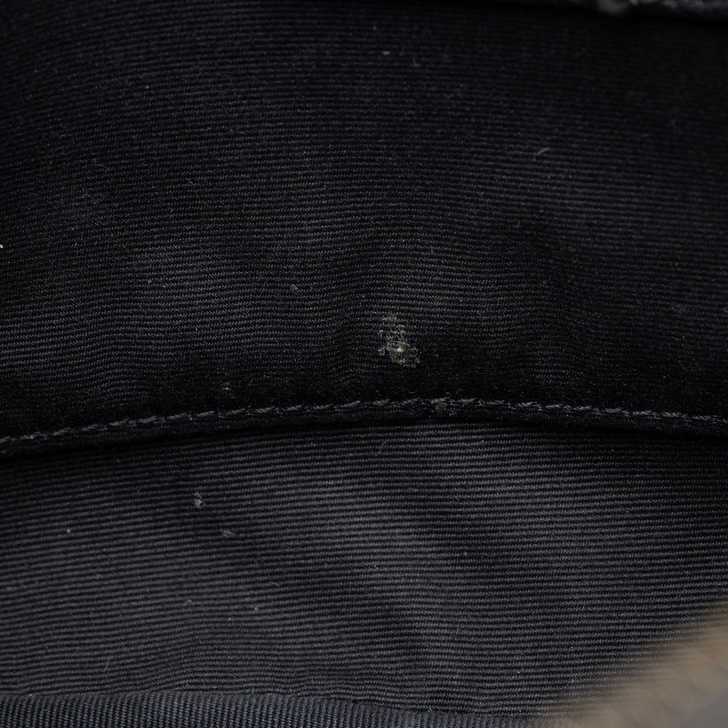Saint Laurent Matelasse Calfskin Monogram Lou Camera Bag pLUzLE