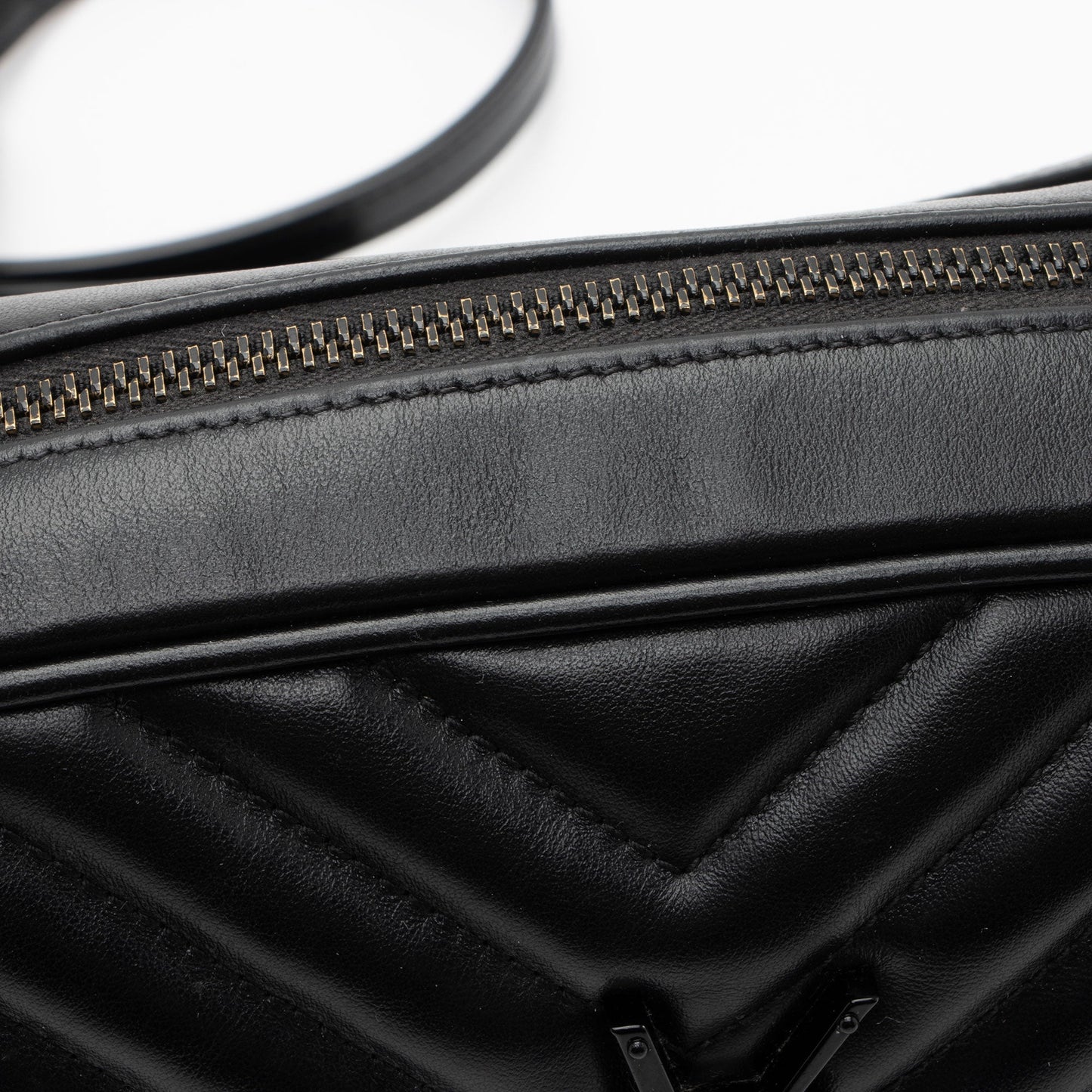 Saint Laurent Matelasse Calfskin Monogram Lou Camera Bag pLUzLE
