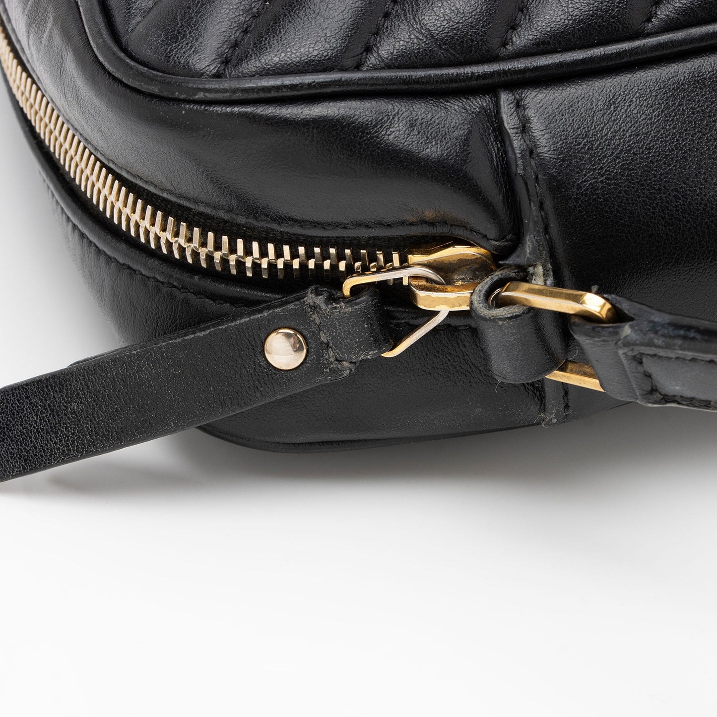 Saint Laurent Matelasse Calfskin Monogram Lou Camera Bag WWrnik