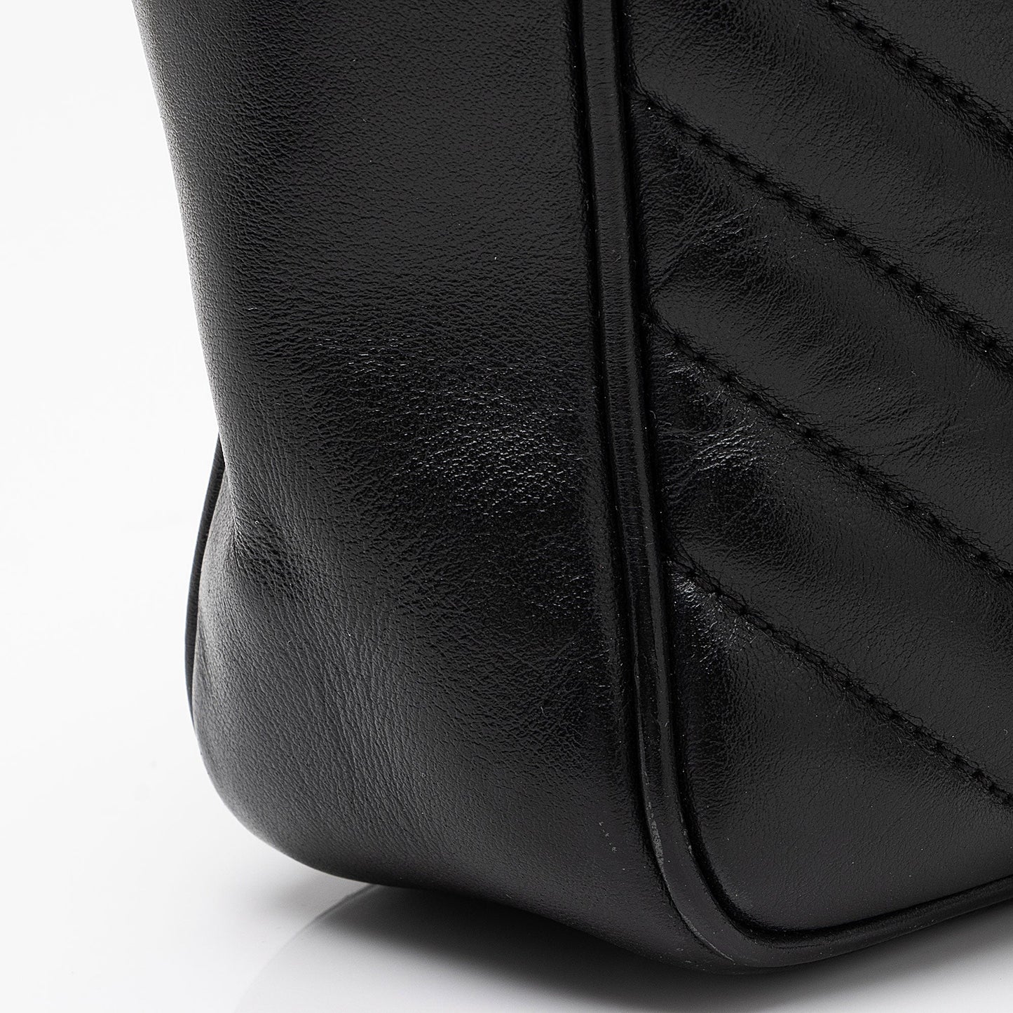 Saint Laurent Matelasse Calfskin Monogram Lou Camera Bag WWrnik