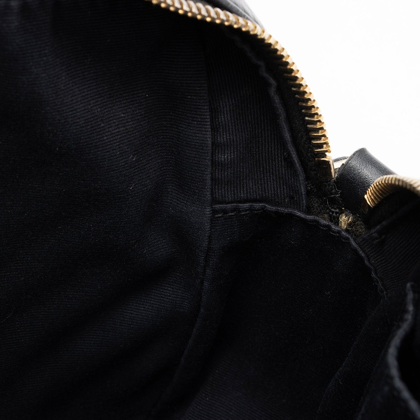 Saint Laurent Matelasse Calfskin Monogram Lou Camera Bag WWrnik