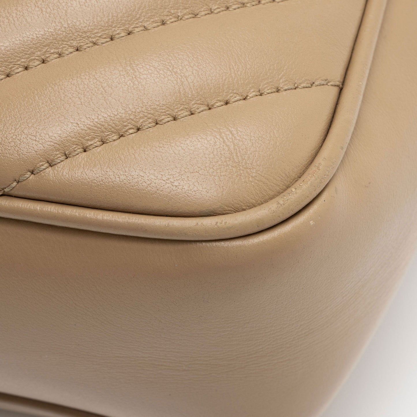 Saint Laurent Matelasse Calfskin Monogram Lou Camera Bag 5REUgE