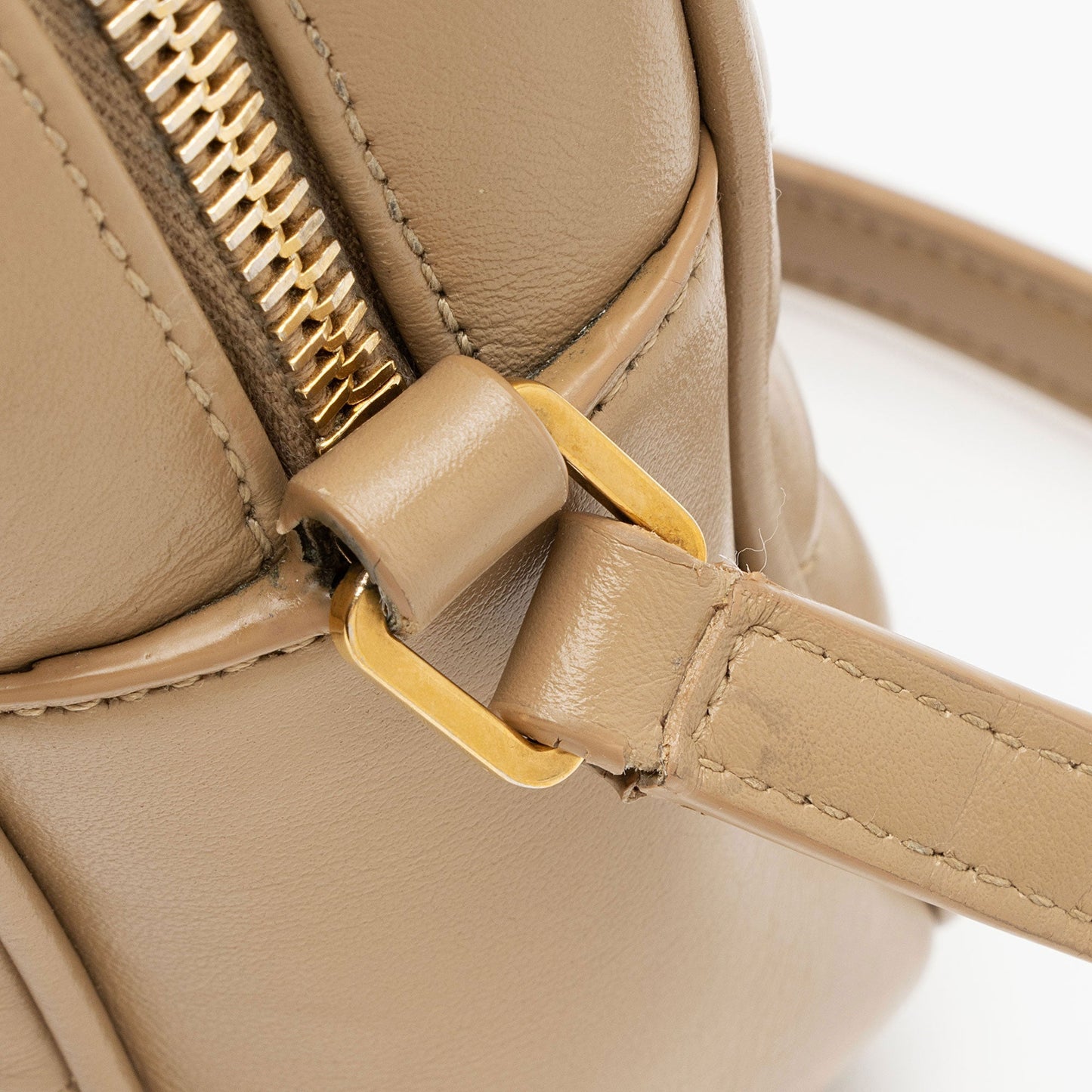 Saint Laurent Matelasse Calfskin Monogram Lou Camera Bag 5REUgE