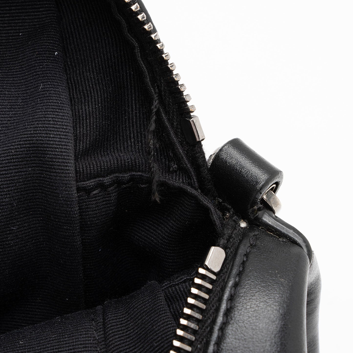 Saint Laurent Matelasse Calfskin Monogram Lou Camera Bag ZcEqKL