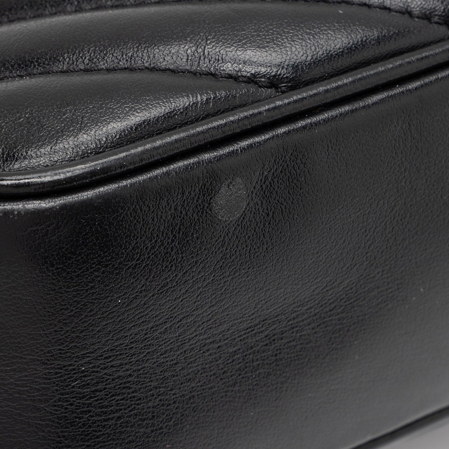 Saint Laurent Matelasse Calfskin Monogram Lou Camera Bag ZcEqKL