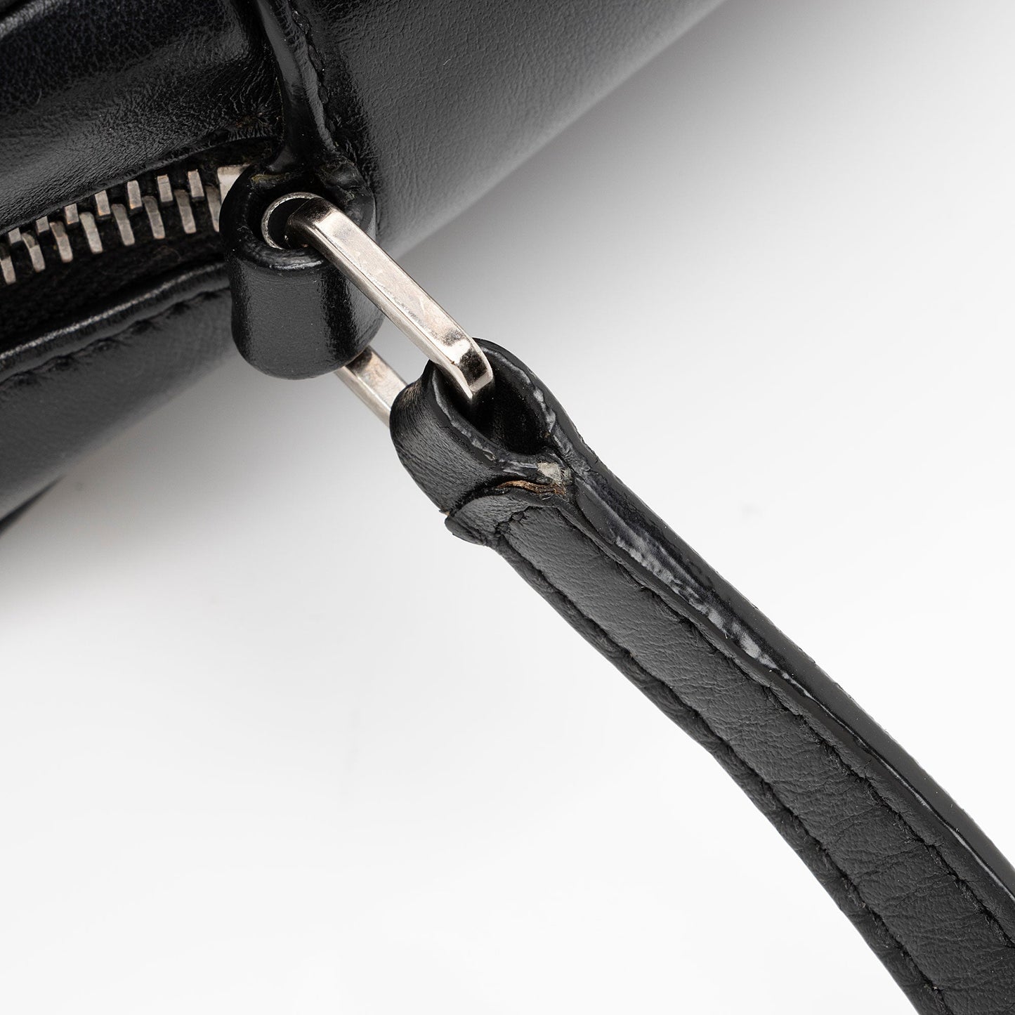 Saint Laurent Matelasse Calfskin Monogram Lou Camera Bag ZcEqKL