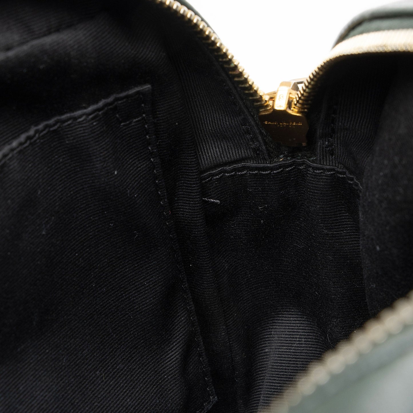 Saint Laurent Matelasse Calfskin Monogram Lou Camera Bag xQamfO