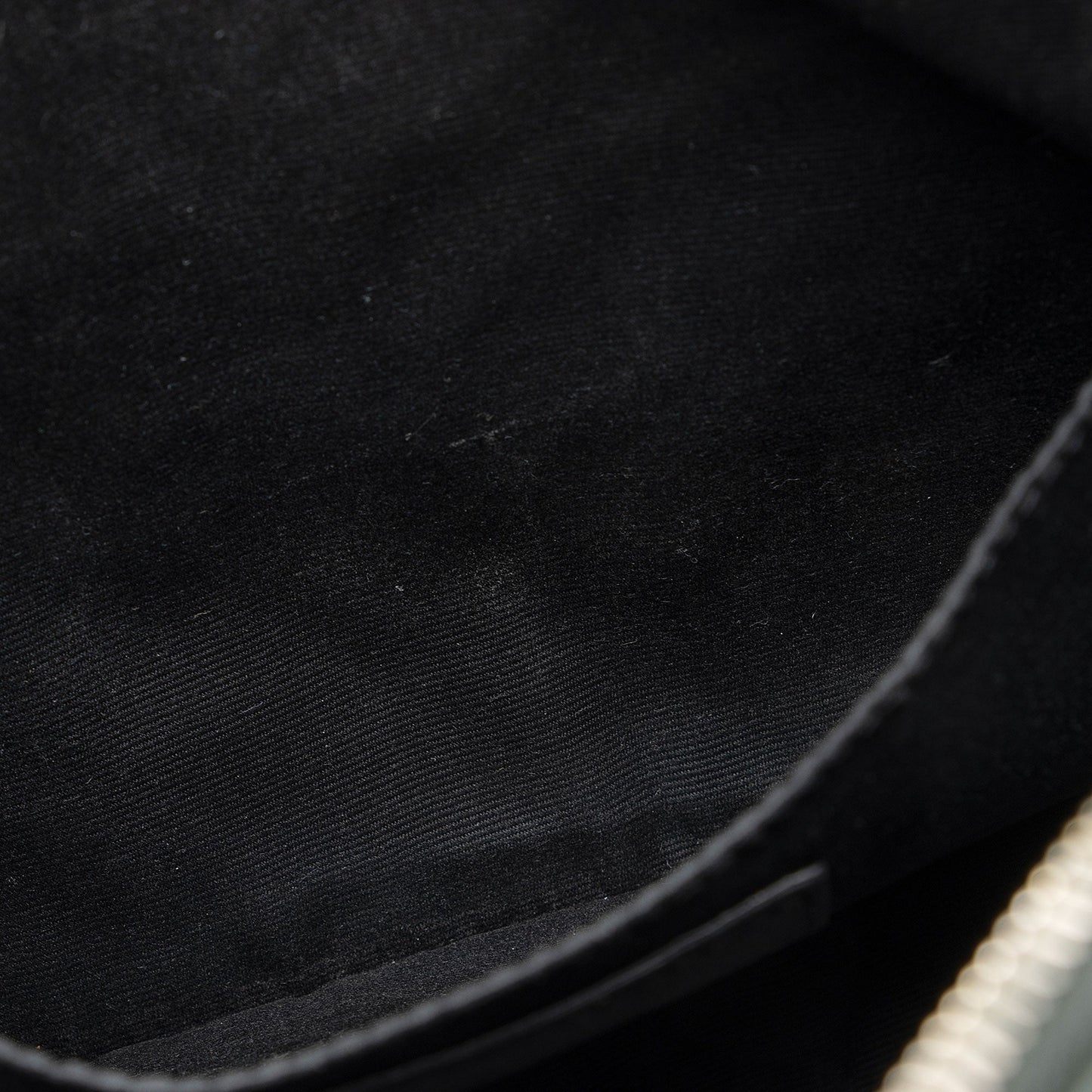 Saint Laurent Matelasse Calfskin Monogram Lou Camera Bag xQamfO