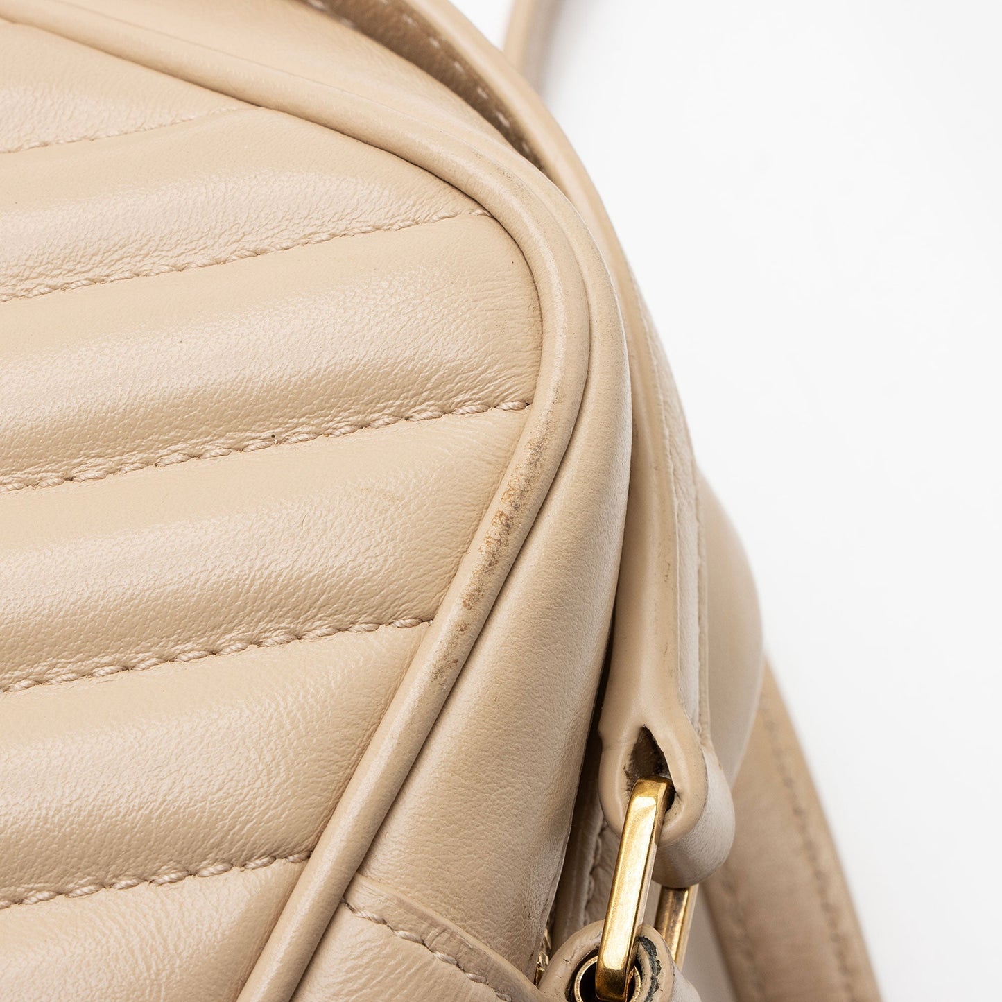 Saint Laurent Matelasse Calfskin Monogram Lou Camera Bag IyIKNC