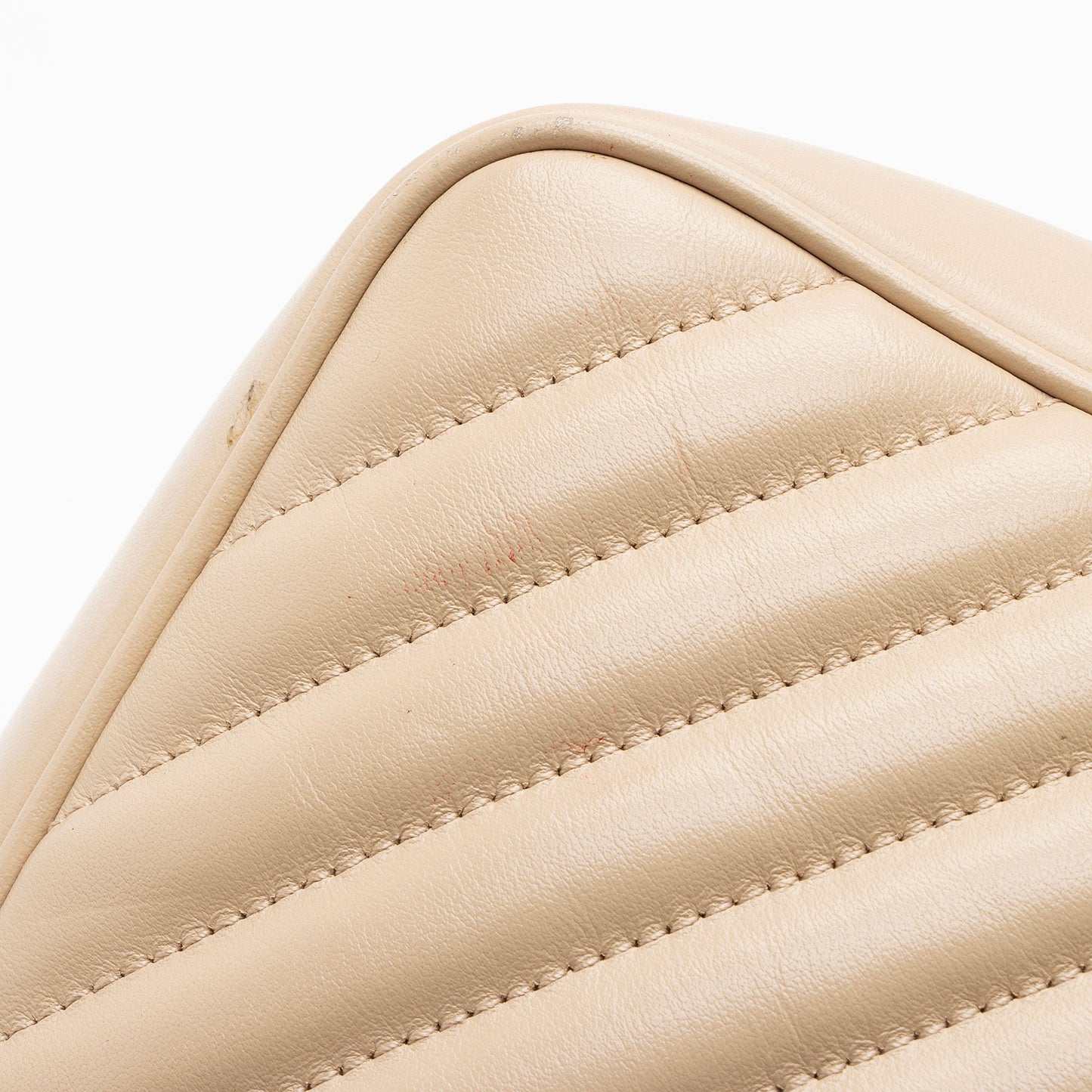 Saint Laurent Matelasse Calfskin Monogram Lou Camera Bag IyIKNC