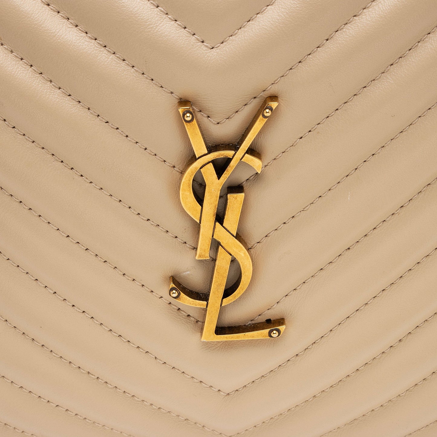 Saint Laurent Matelasse Calfskin Monogram Lou Camera Bag IyIKNC