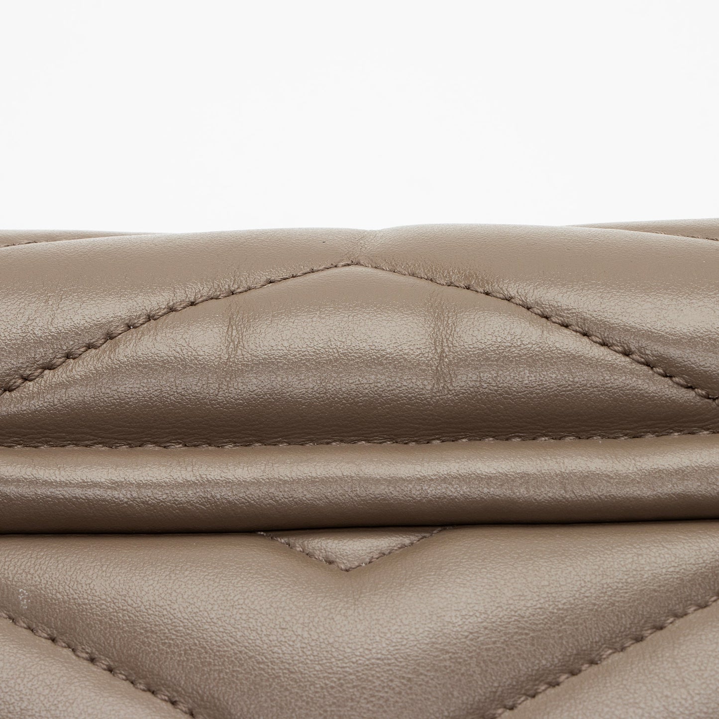 Saint Laurent Matelasse Calfskin Monogram LouLou Chain Medium Shoulder Bag Vsg968