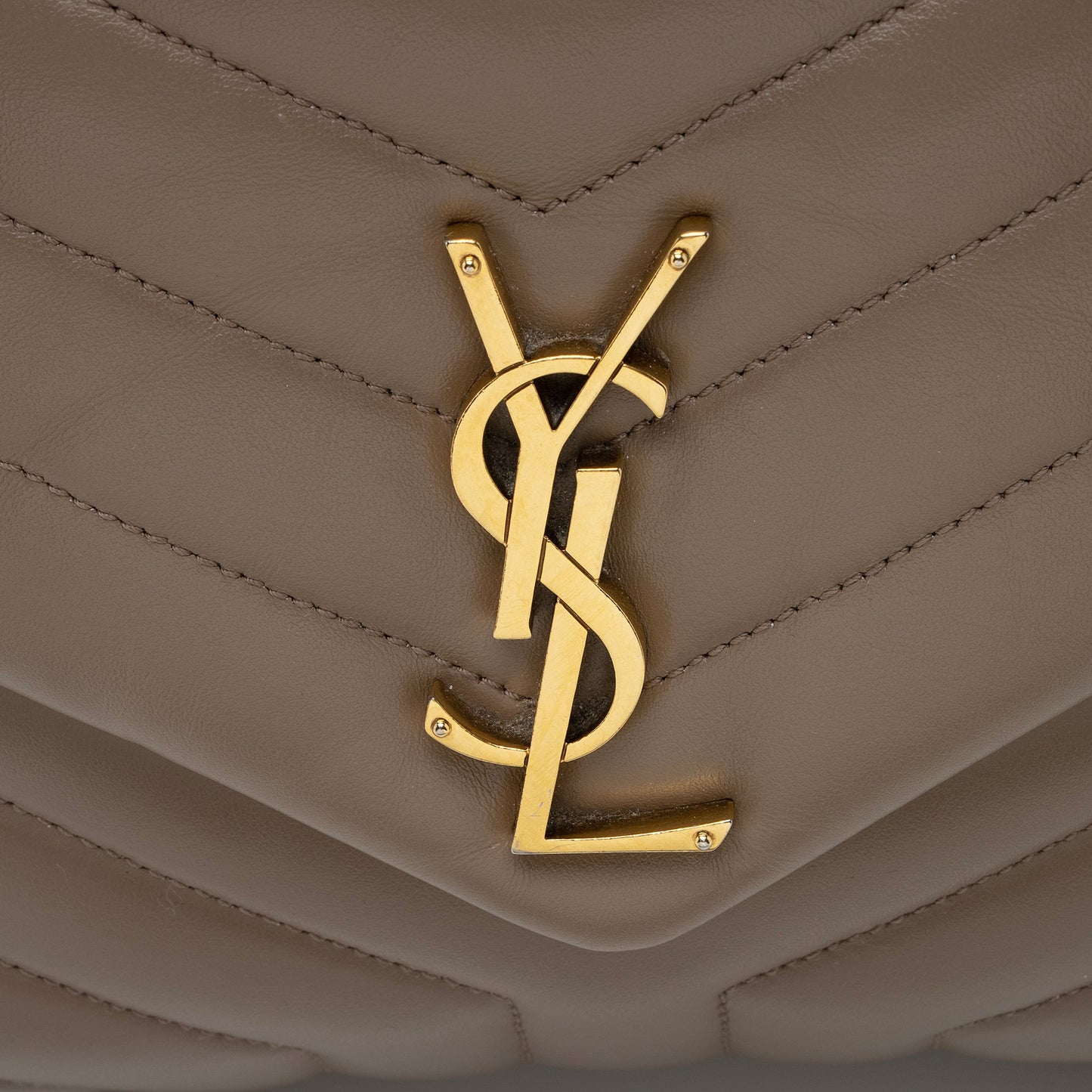 Saint Laurent Matelasse Calfskin Monogram LouLou Chain Medium Shoulder Bag Vsg968