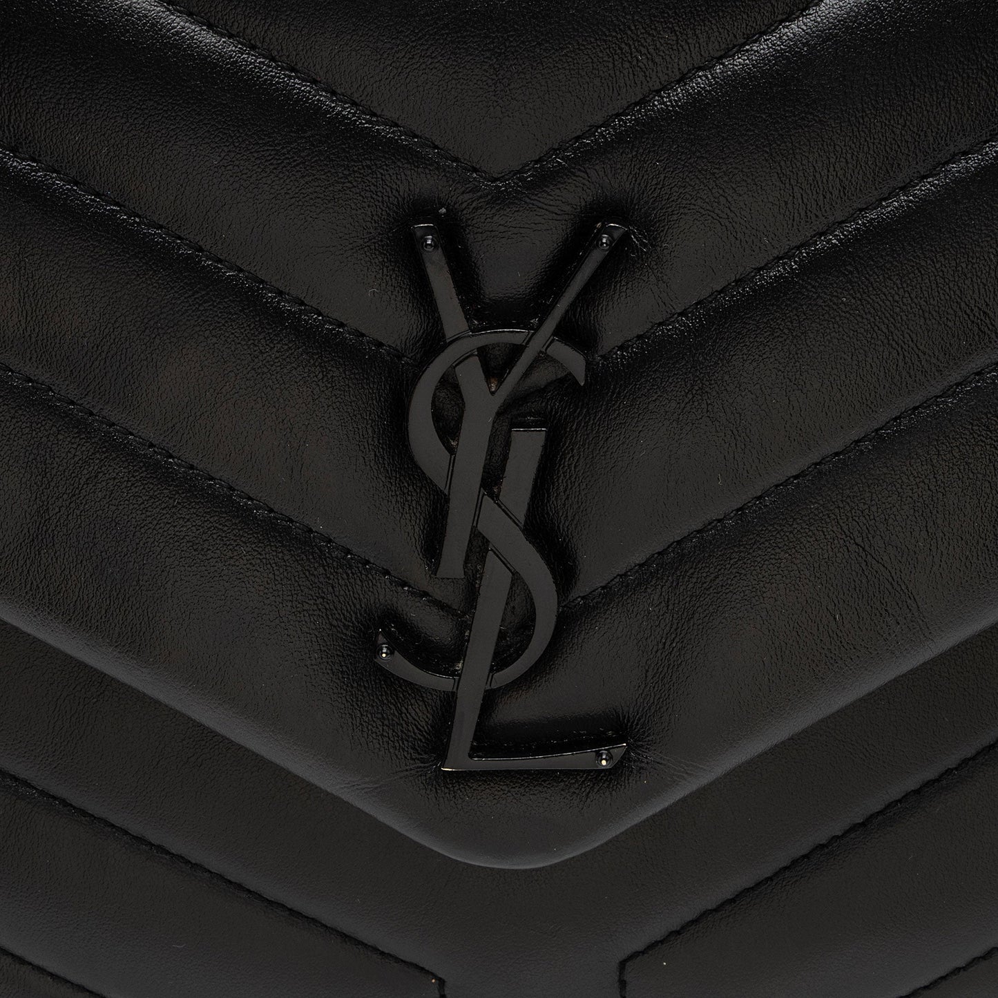 Saint Laurent Matelasse Calfskin Monogram LouLou Chain Medium Shoulder Bag SaVb1o