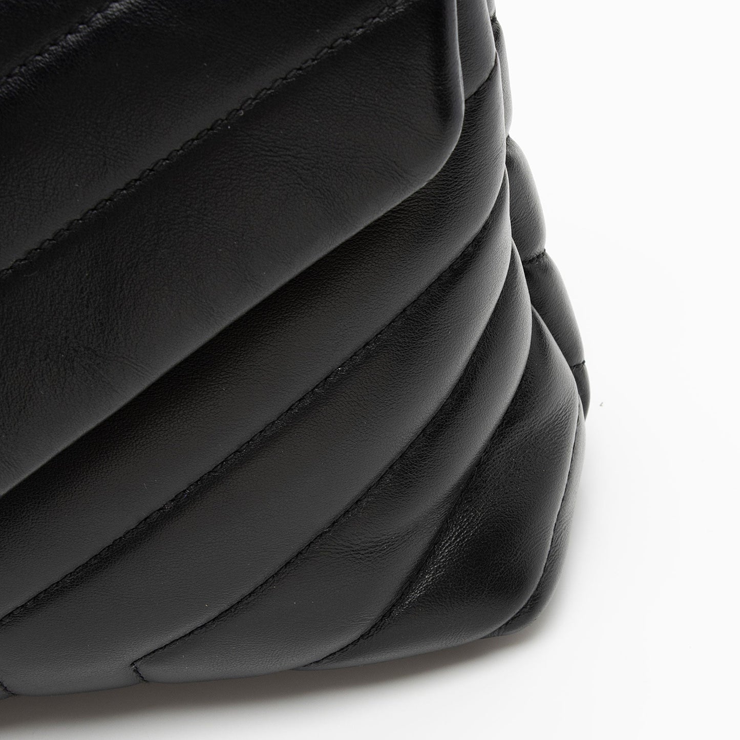 Saint Laurent Matelasse Calfskin Monogram LouLou Chain Small Crossbody Bag XeDlWE