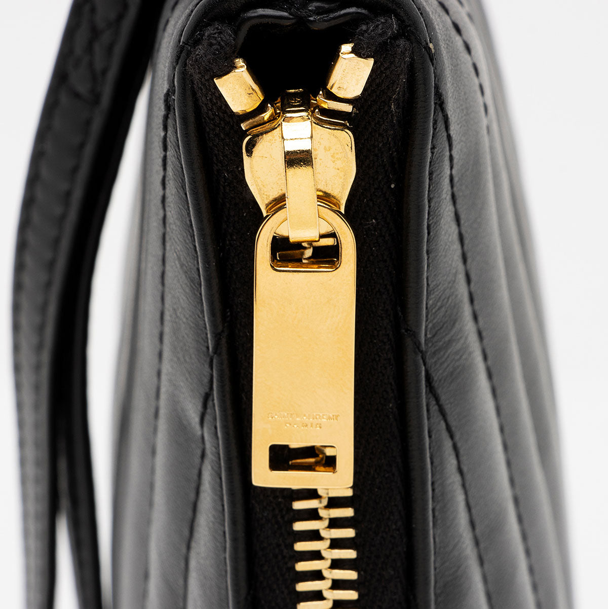 Saint Laurent Matelasse Calfskin Monogram Small Wristlet I0dYH7