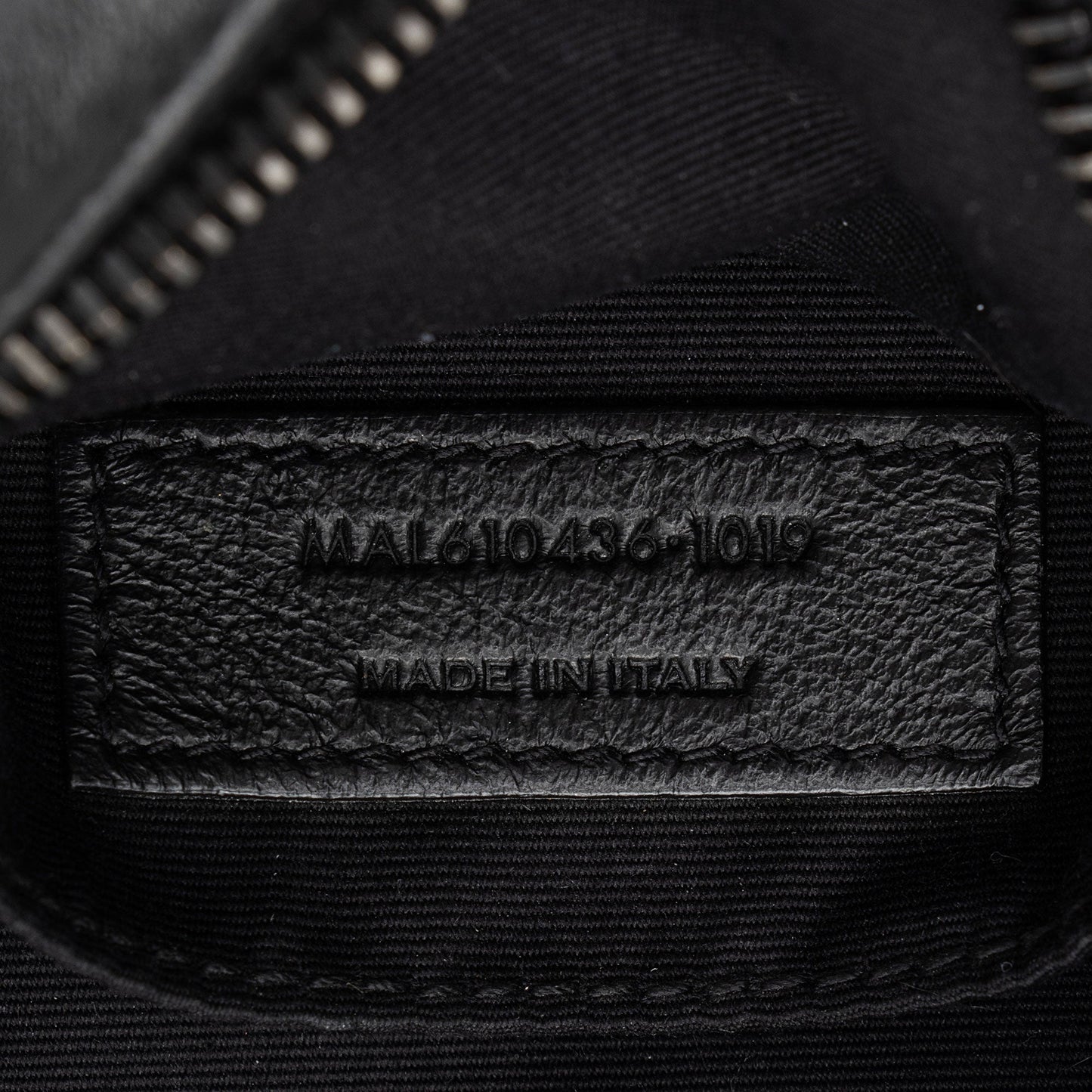 Saint Laurent Matelasse Calfskin Monogram Vinyle Round Camera Bag TICycU