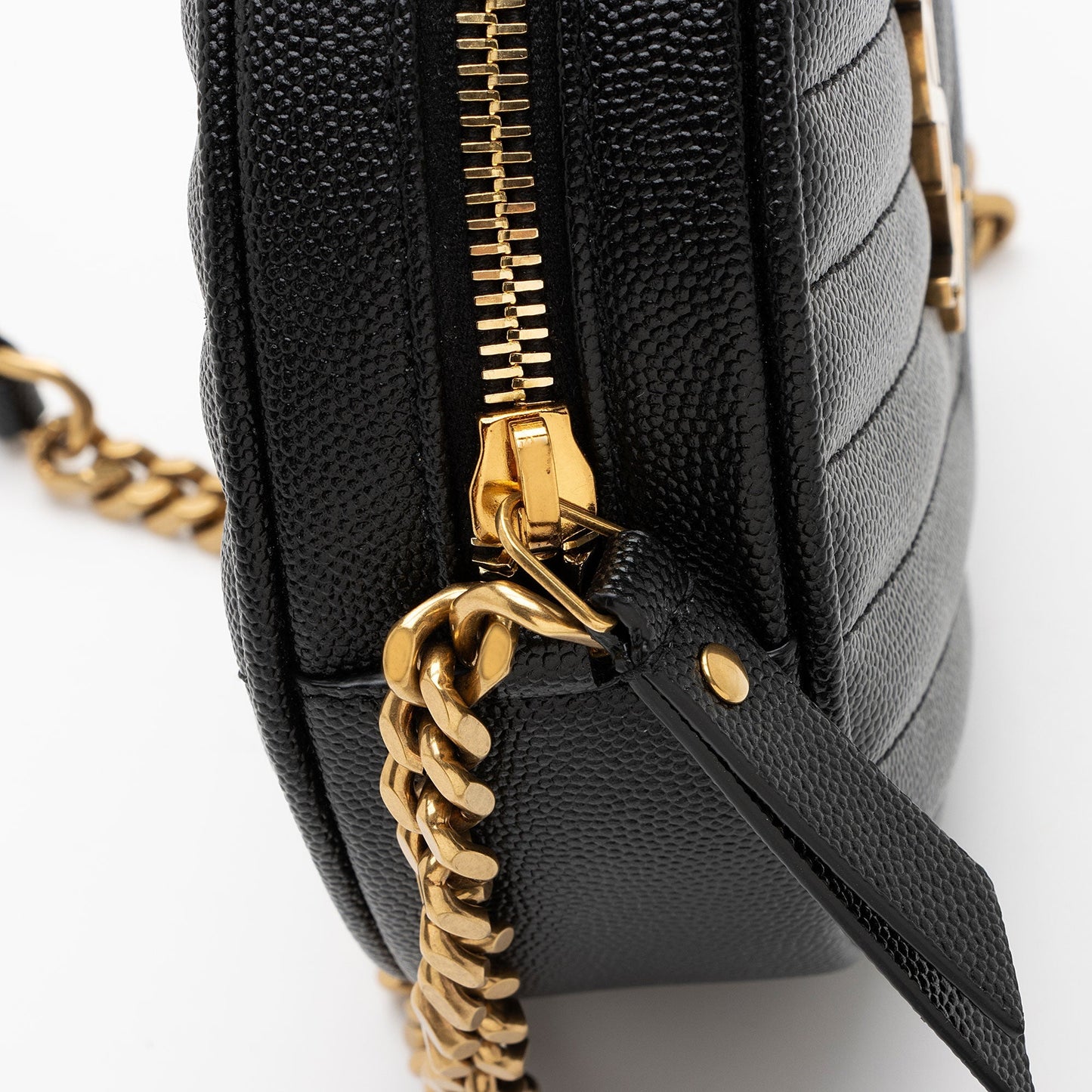 Saint Laurent Matelasse Calfskin Monogram Vinyle Round Camera Bag uS4MX2