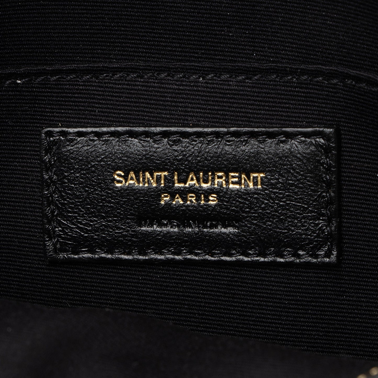 Saint Laurent Matelasse Calfskin Monogram Vinyle Round Camera Bag uS4MX2