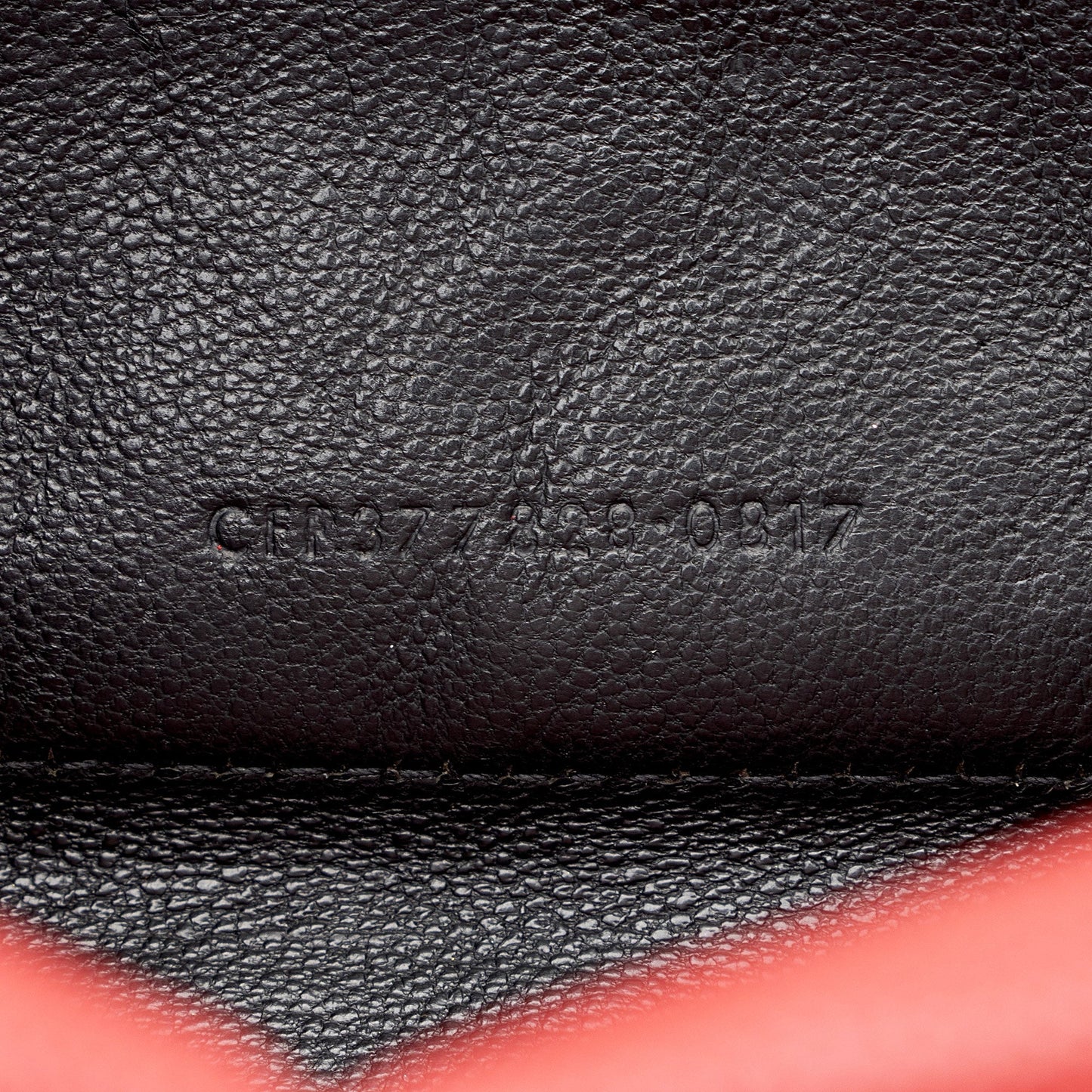 Saint Laurent Matelasse Grain de Poudre Monogram Chain Wallet RDpK3X