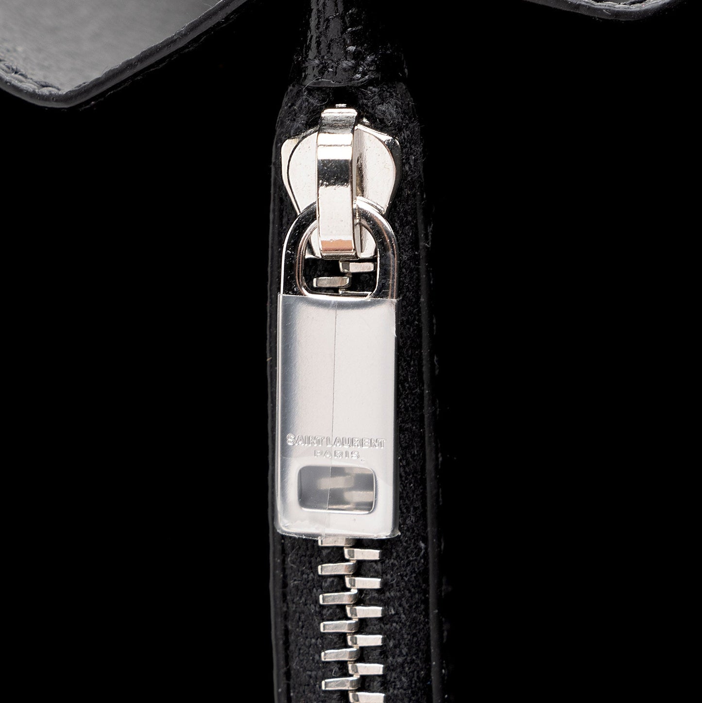 Saint Laurent Matelasse Grain de Poudre Monogram Chain Wallet JxENie