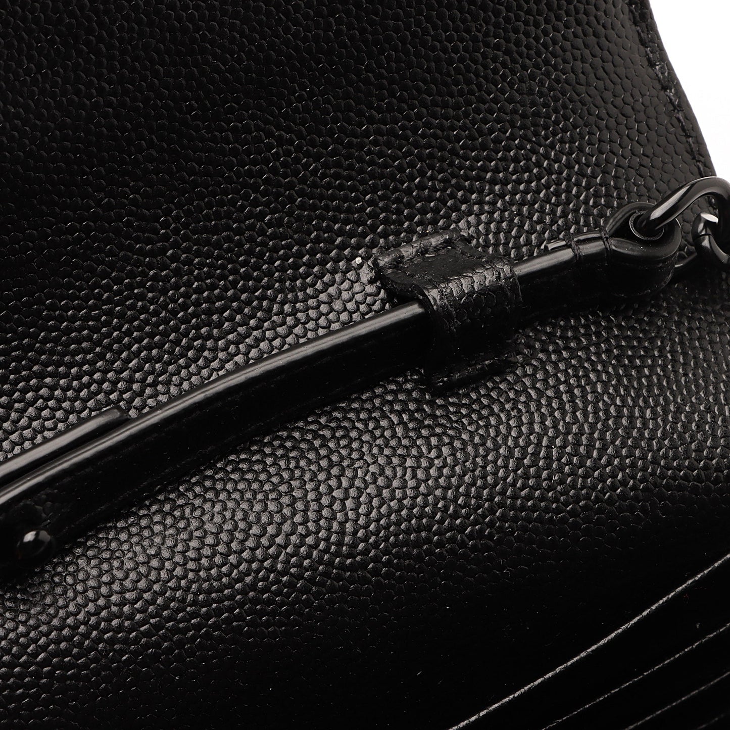 Saint Laurent Matelasse Grain de Poudre Monogram Chain Wallet RiSHS0