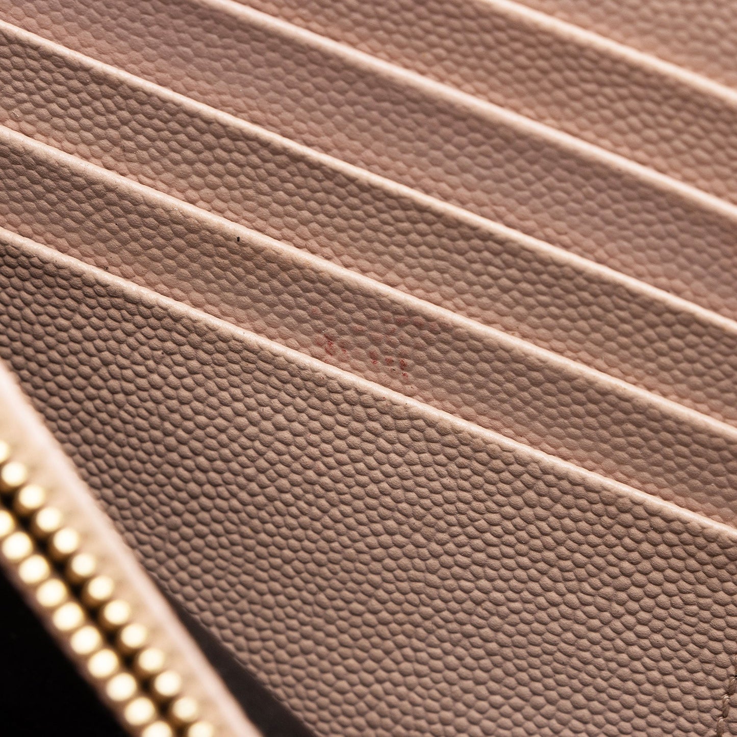 Saint Laurent Matelasse Grain de Poudre Monogram Chain Wallet hbOqZ2