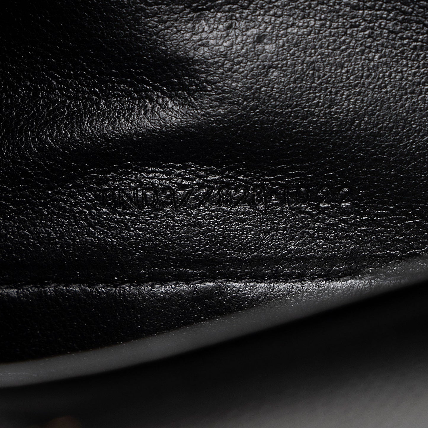Saint Laurent Matelasse Grain de Poudre Monogram Chain Wallet uoMWdL