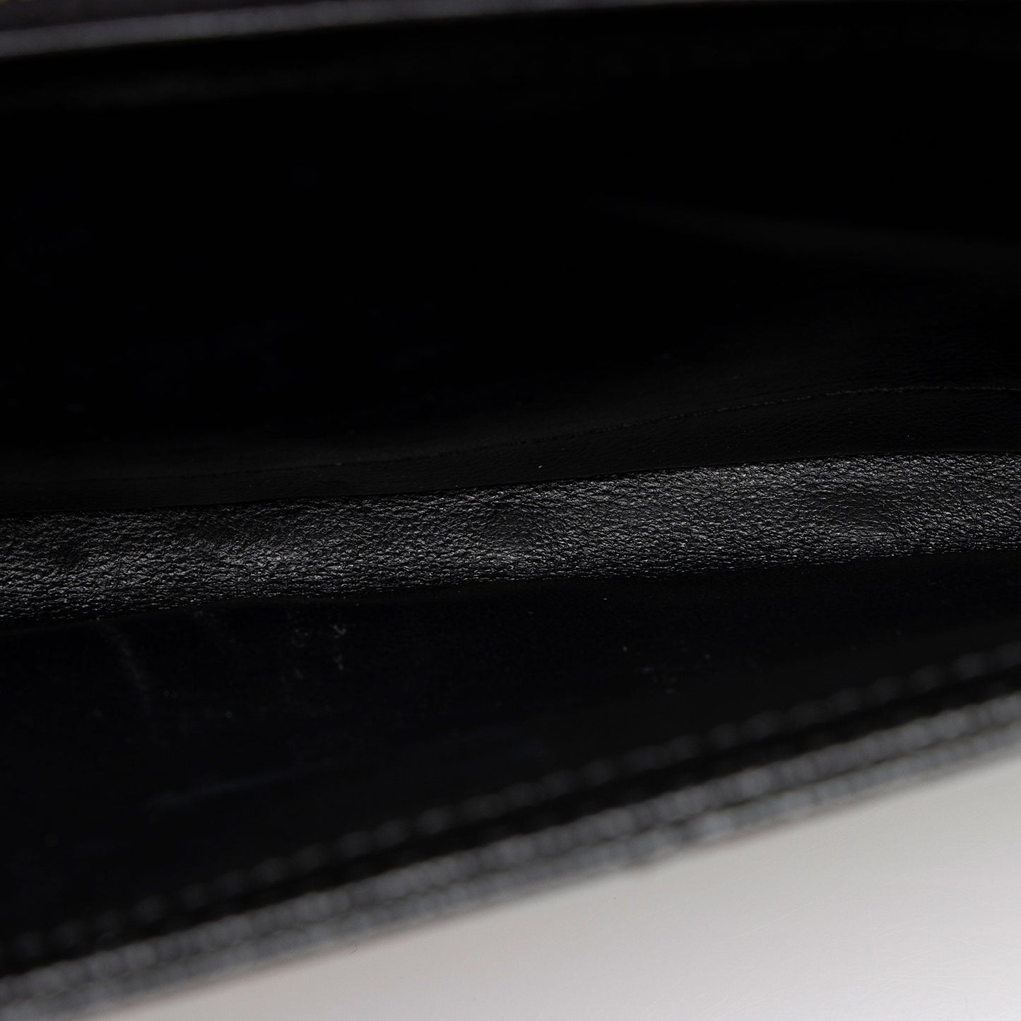 Saint Laurent Matelasse Grain de Poudre Monogram Chain Wallet uoMWdL