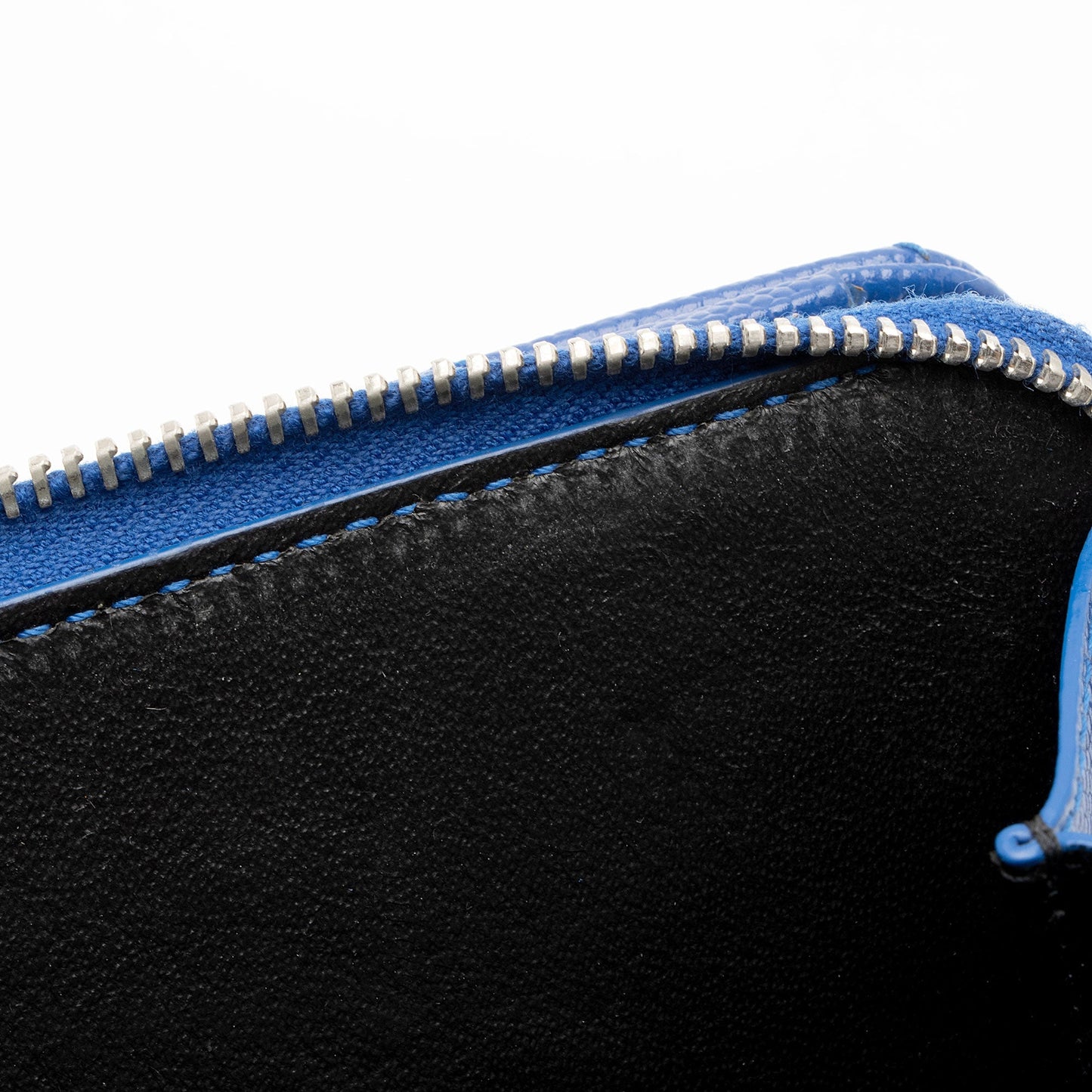 Saint Laurent Matelasse Grain de Poudre Monogram Compact Zip Around Wallet haBtSP