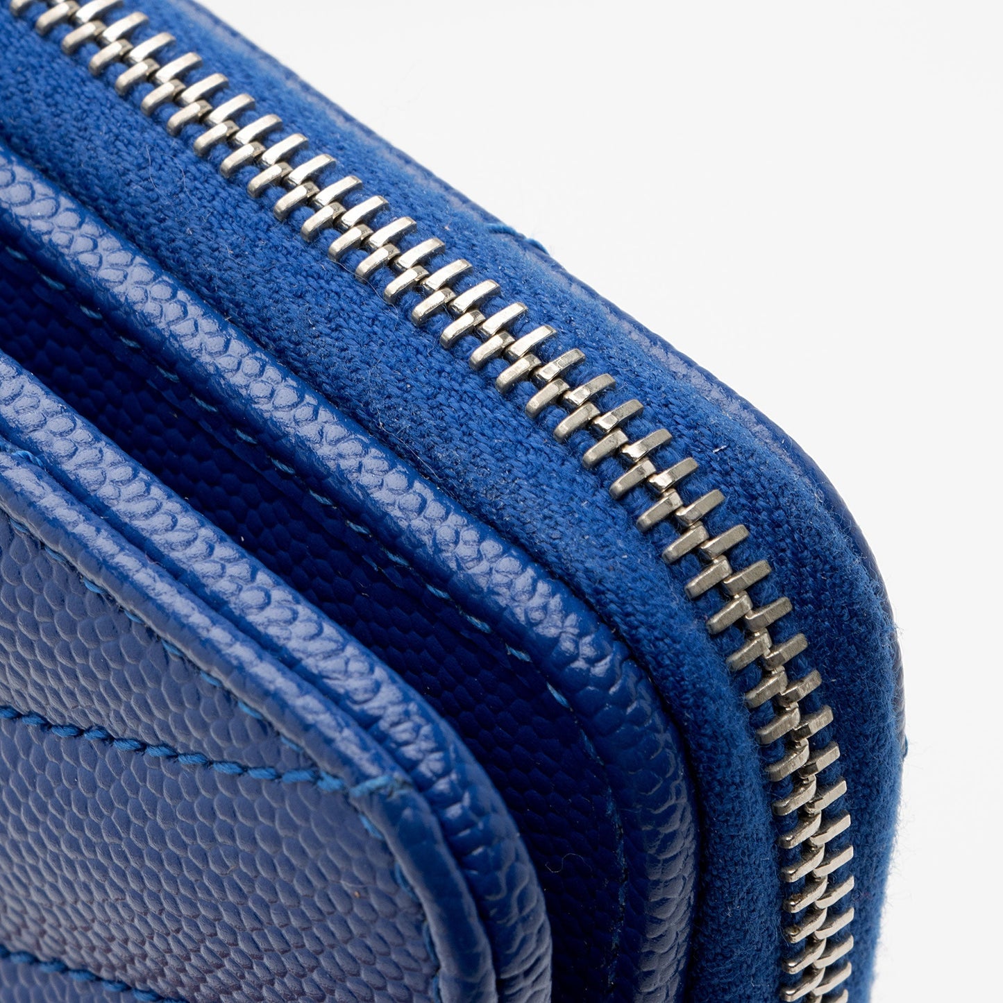Saint Laurent Matelasse Grain de Poudre Monogram Compact Zip Around Wallet haBtSP