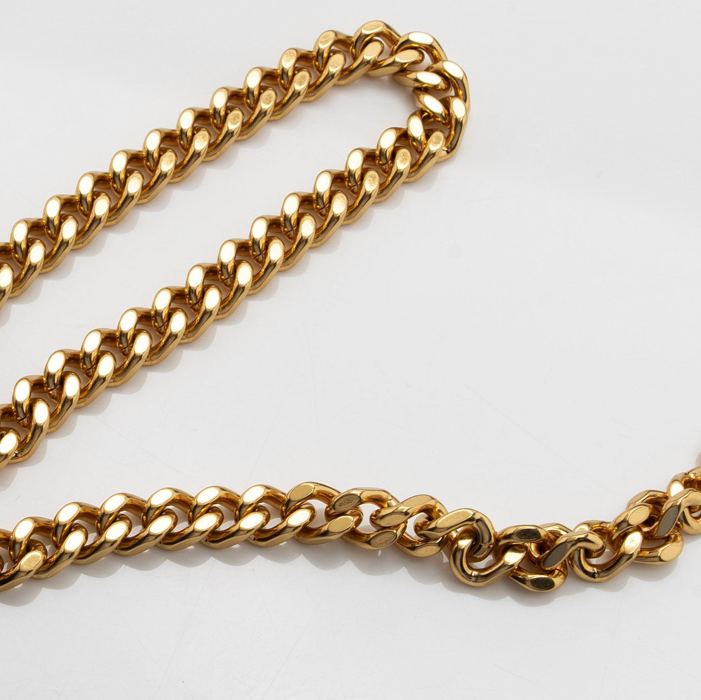 Saint Laurent Matelasse Grain de Poudre Monogram Envelope Chain Wallet qb9r0n