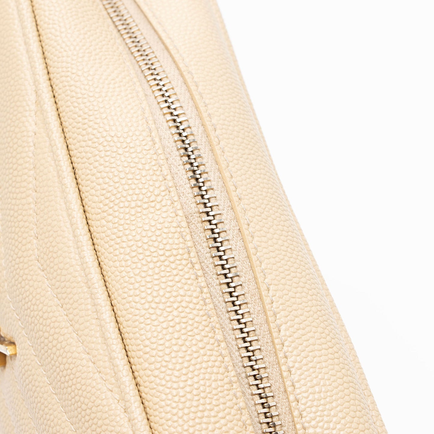 Saint Laurent Matelasse Grain de Poudre Monogram Lou Mini Camera Bag e52Zwb