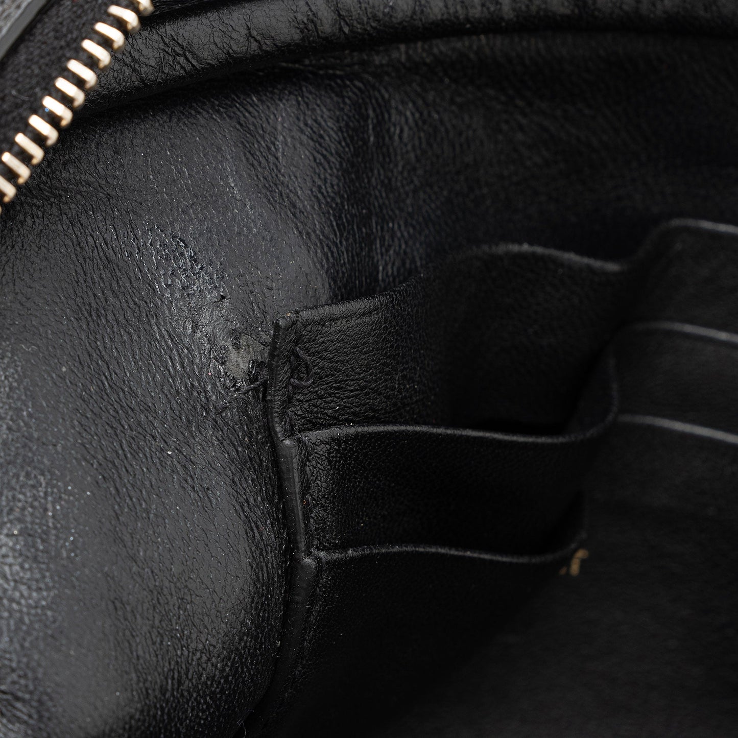 Saint Laurent Matelasse Grain de Poudre Monogram Lou Mini Camera Bag mLGuHp