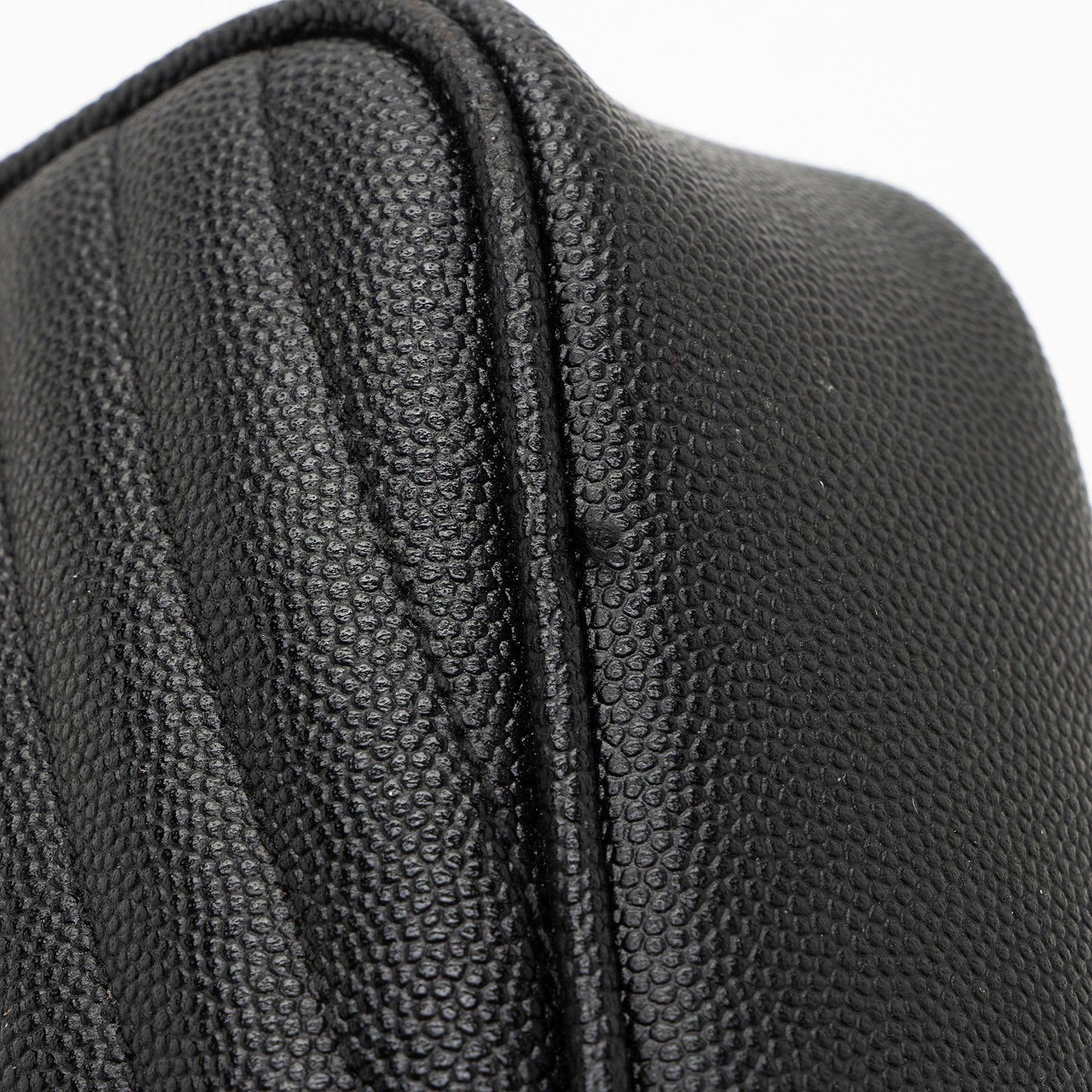 Saint Laurent Matelasse Grain de Poudre Monogram Lou Mini Camera Bag sRcb5h