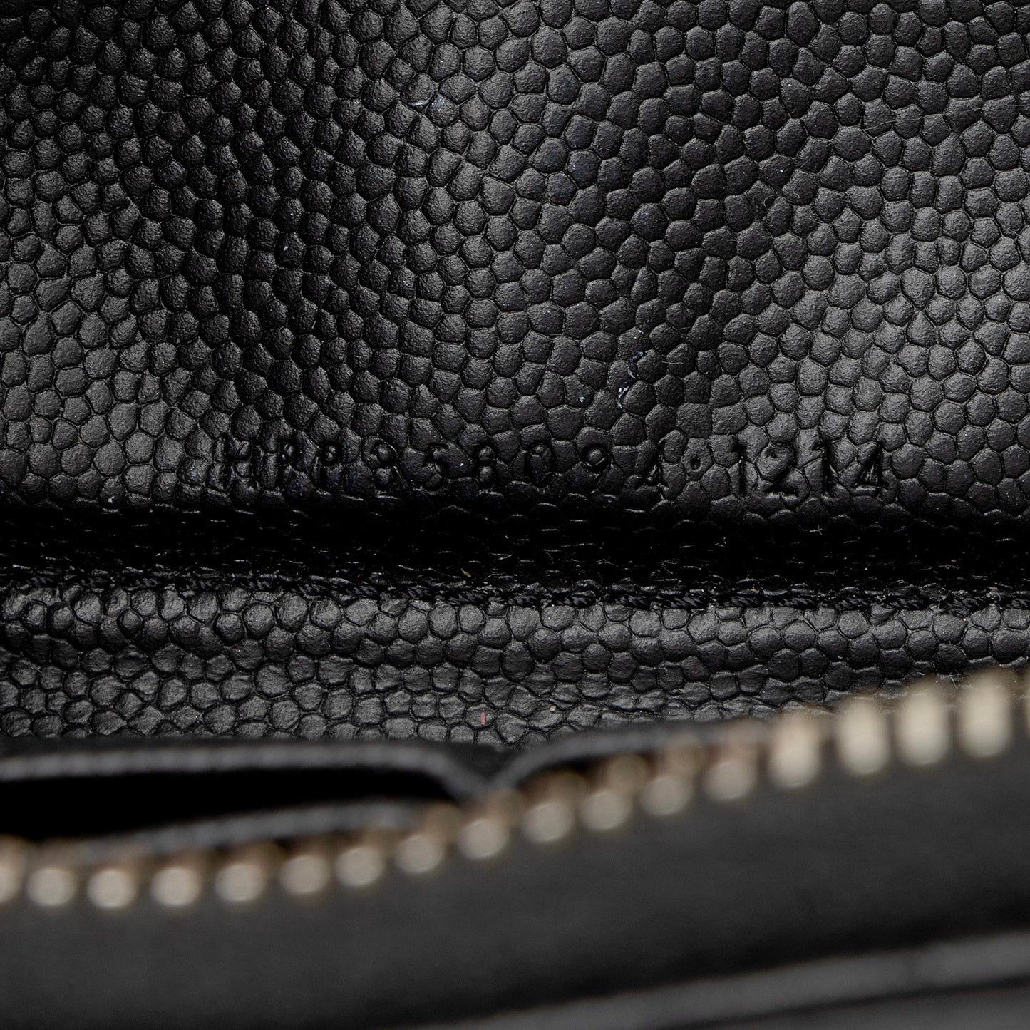 Saint Laurent Matelasse Grain de Poudre Monogram Zip Around Wallet wej7UG