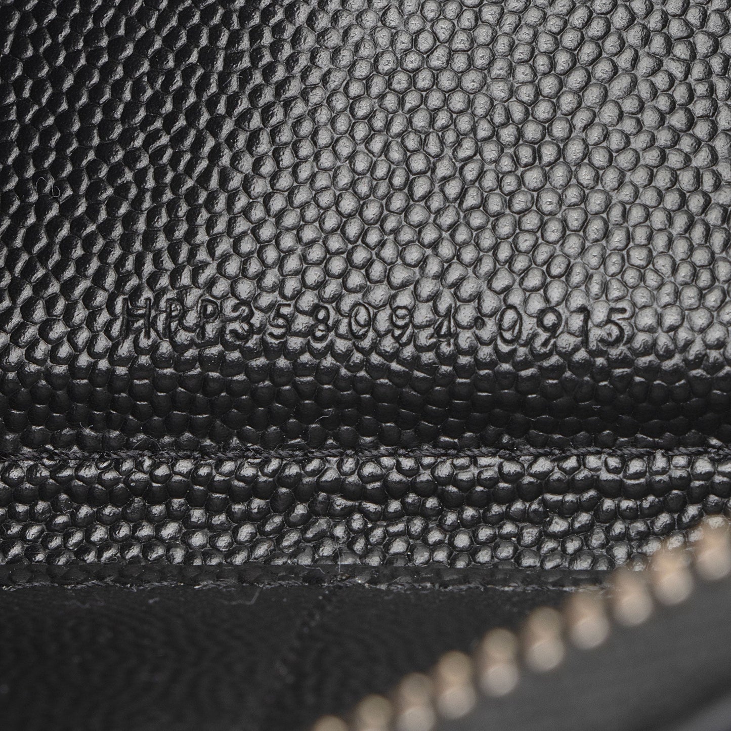 Saint Laurent Matelasse Grain de Poudre Monogram Zip Around Wallet YBU9hg