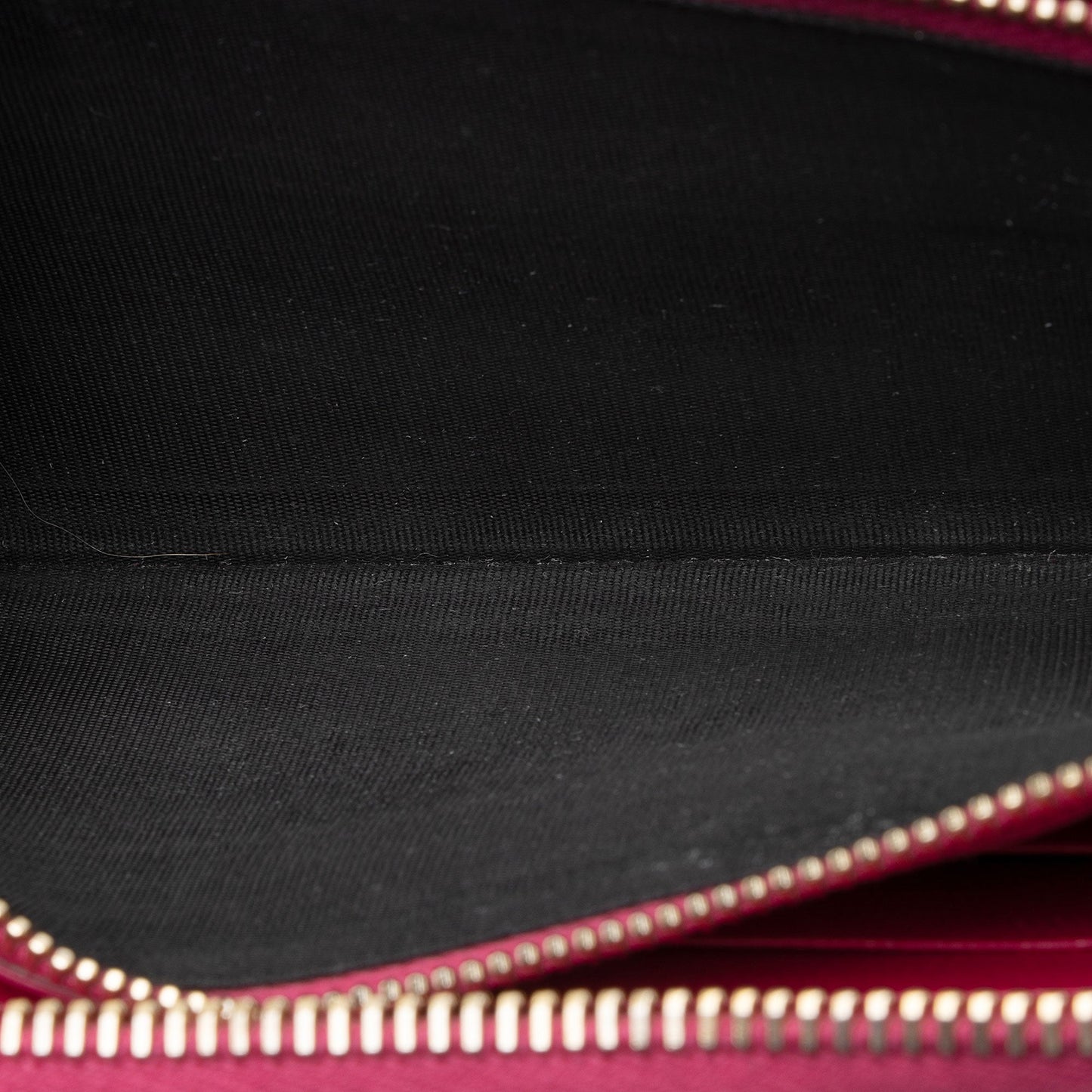 Saint Laurent Matelasse Grain de Poudre Monogram Zip Around Wallet xMdHJp