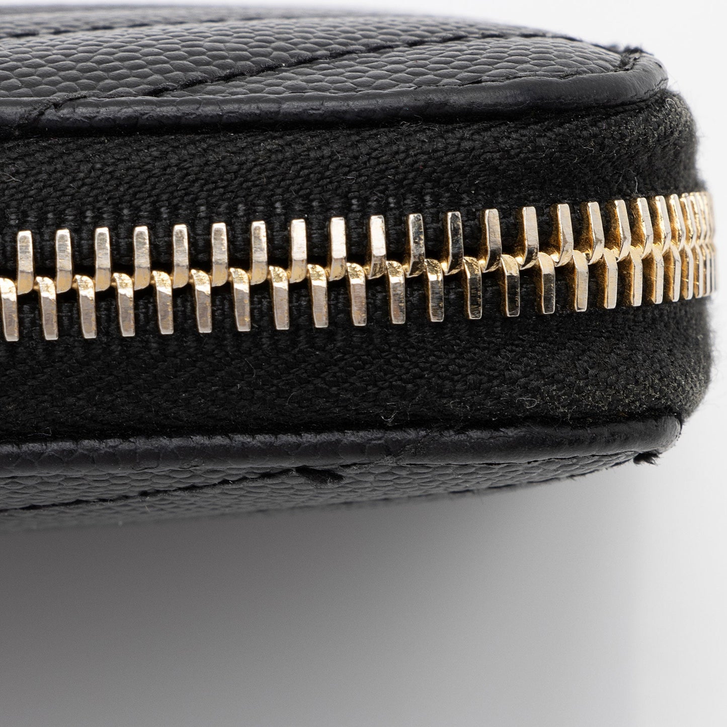 Saint Laurent Matelasse Grain de Poudre Monogram Zip Around Wallet O3K7M8