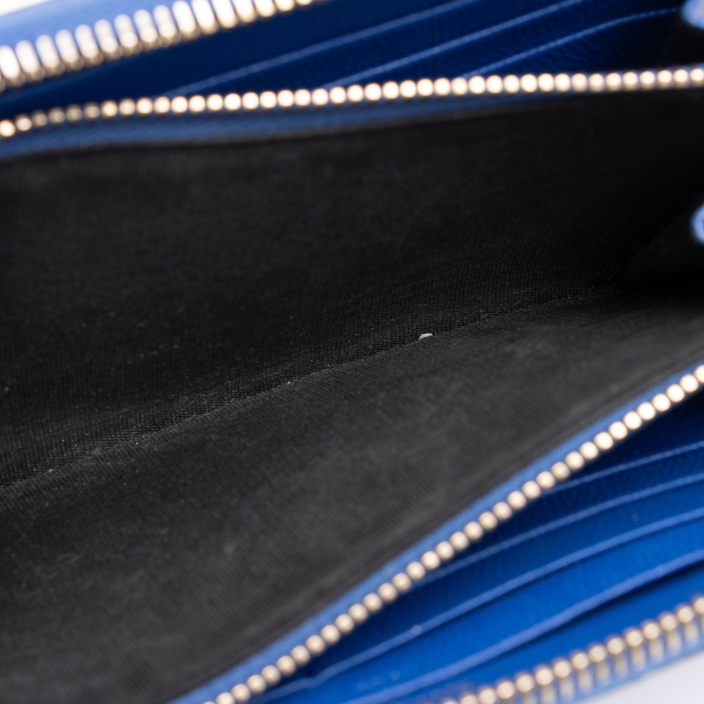 Saint Laurent Matelasse Grain de Poudre Monogram Zip Around Wallet GVAGu1