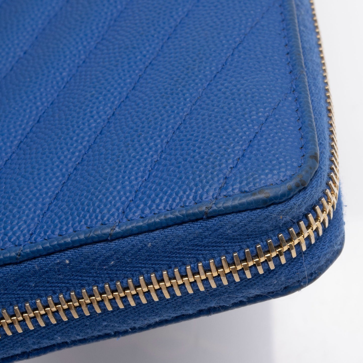 Saint Laurent Matelasse Grain de Poudre Monogram Zip Around Wallet GVAGu1