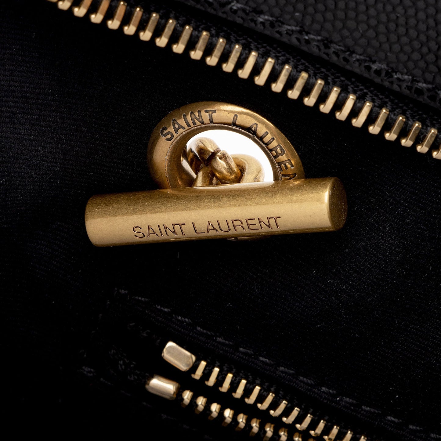 Saint Laurent Matelasse Chevron Grain de Poudre Tribeca Medium Tote OUYeug