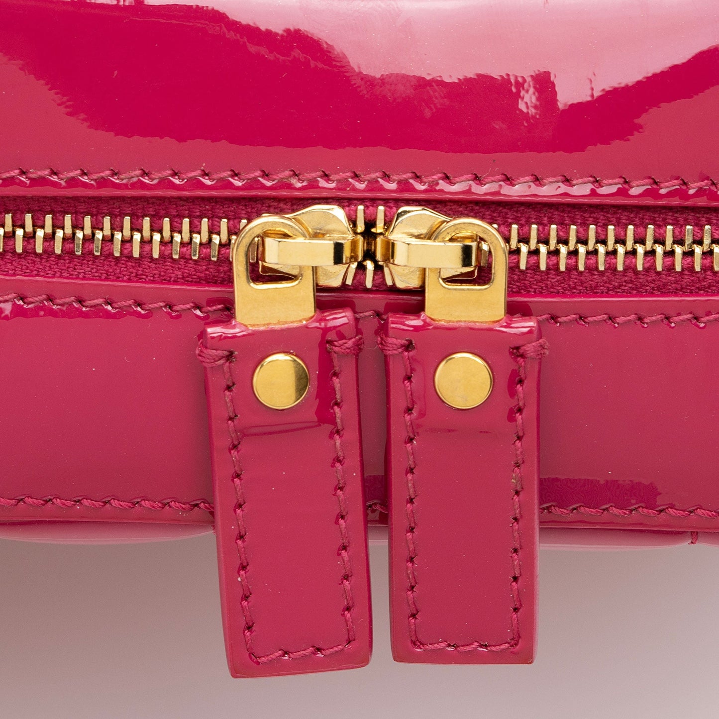 Saint Laurent Matelasse Patent Lambskin Monogram Vicky Camera Bag OaujeC