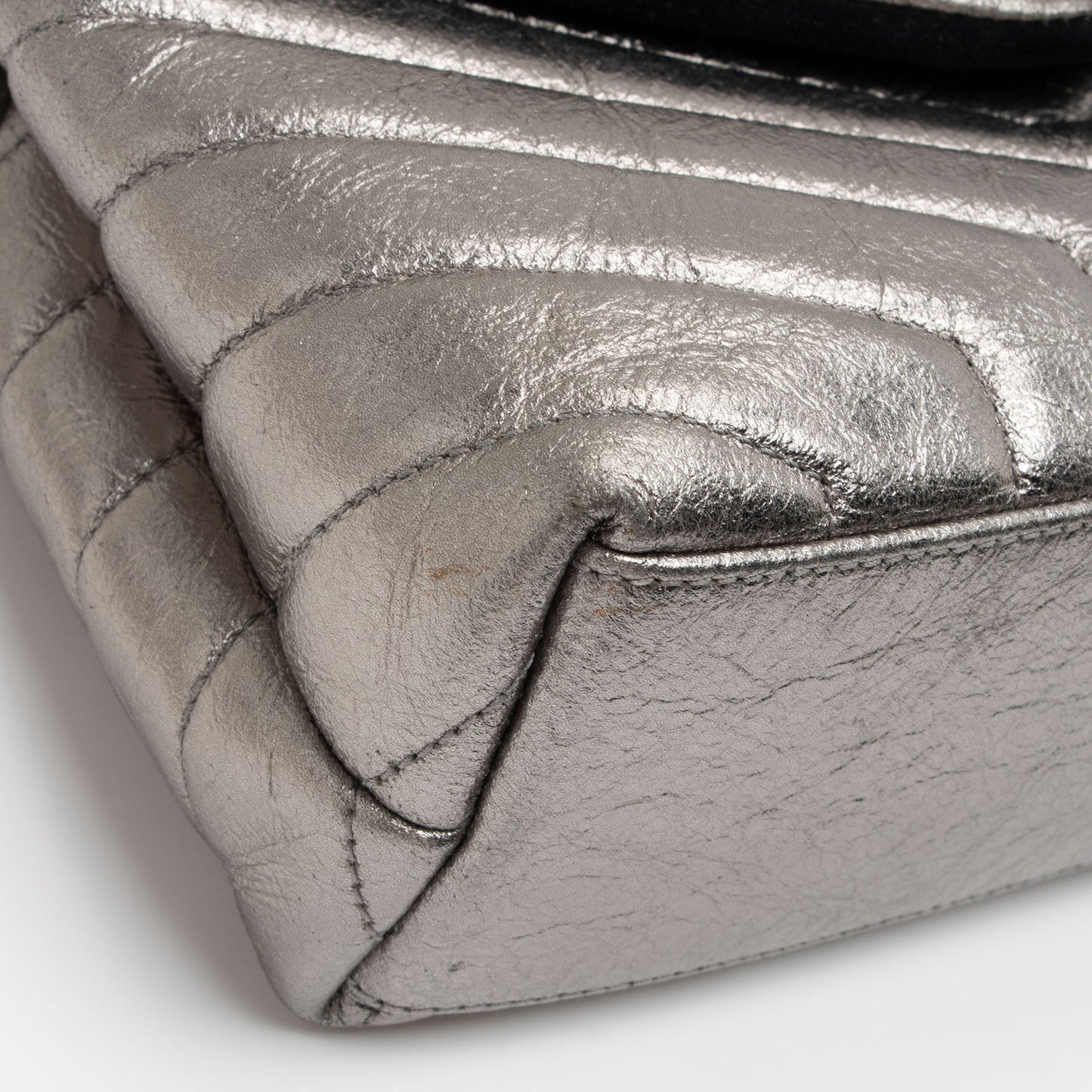 Saint Laurent Metallic Matelasse Calfskin Monogram LouLou Chain Small Crossbody 3eZi29