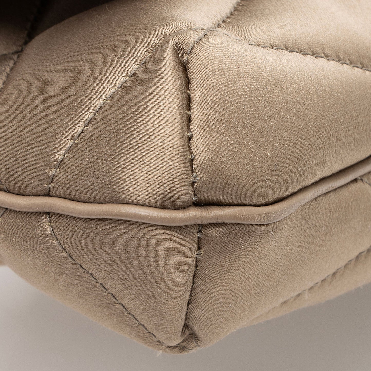 Saint Laurent Metallic Quilted Satin Monogram Le 57 Hobo 87vuVp
