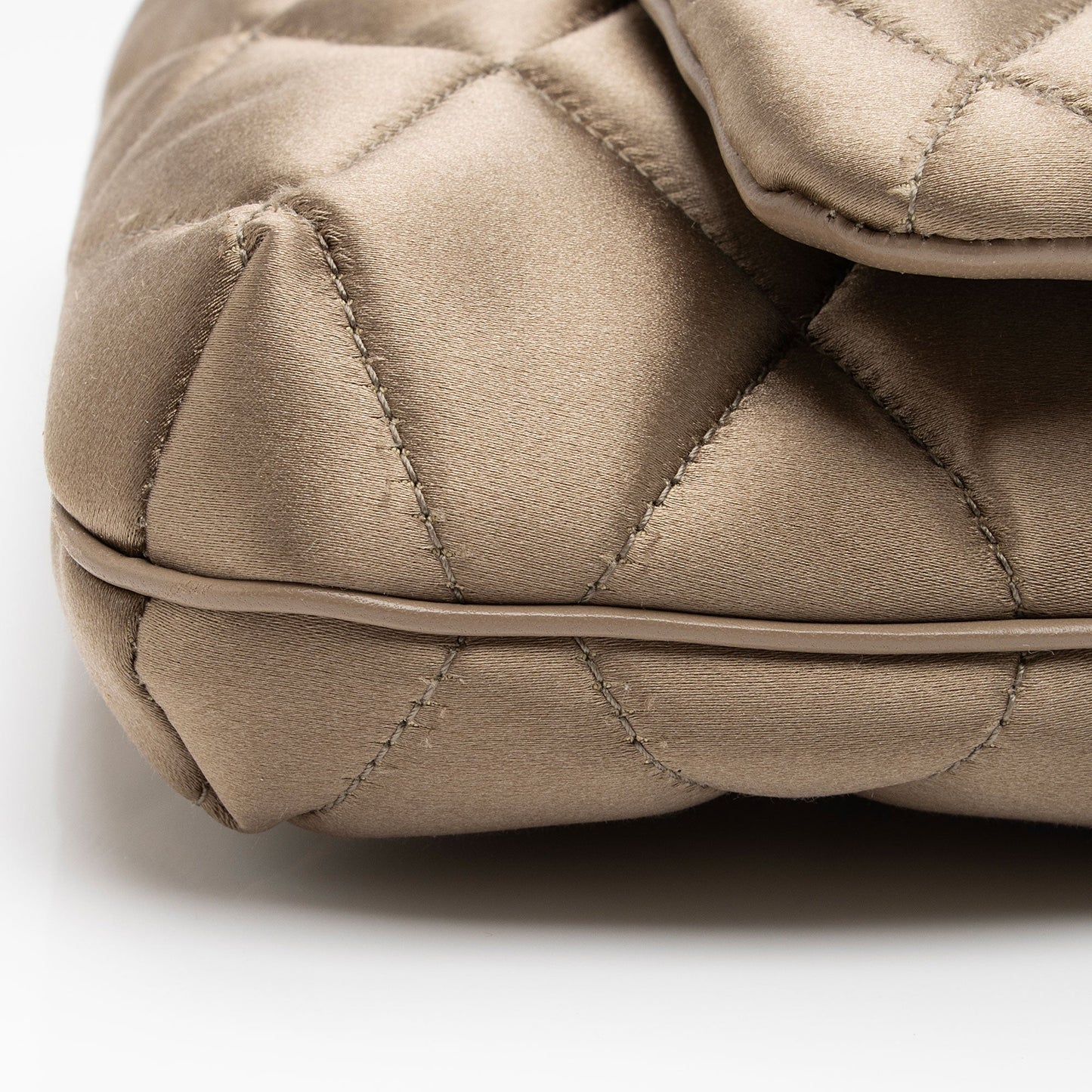 Saint Laurent Metallic Quilted Satin Monogram Le 57 Hobo Ef16wM