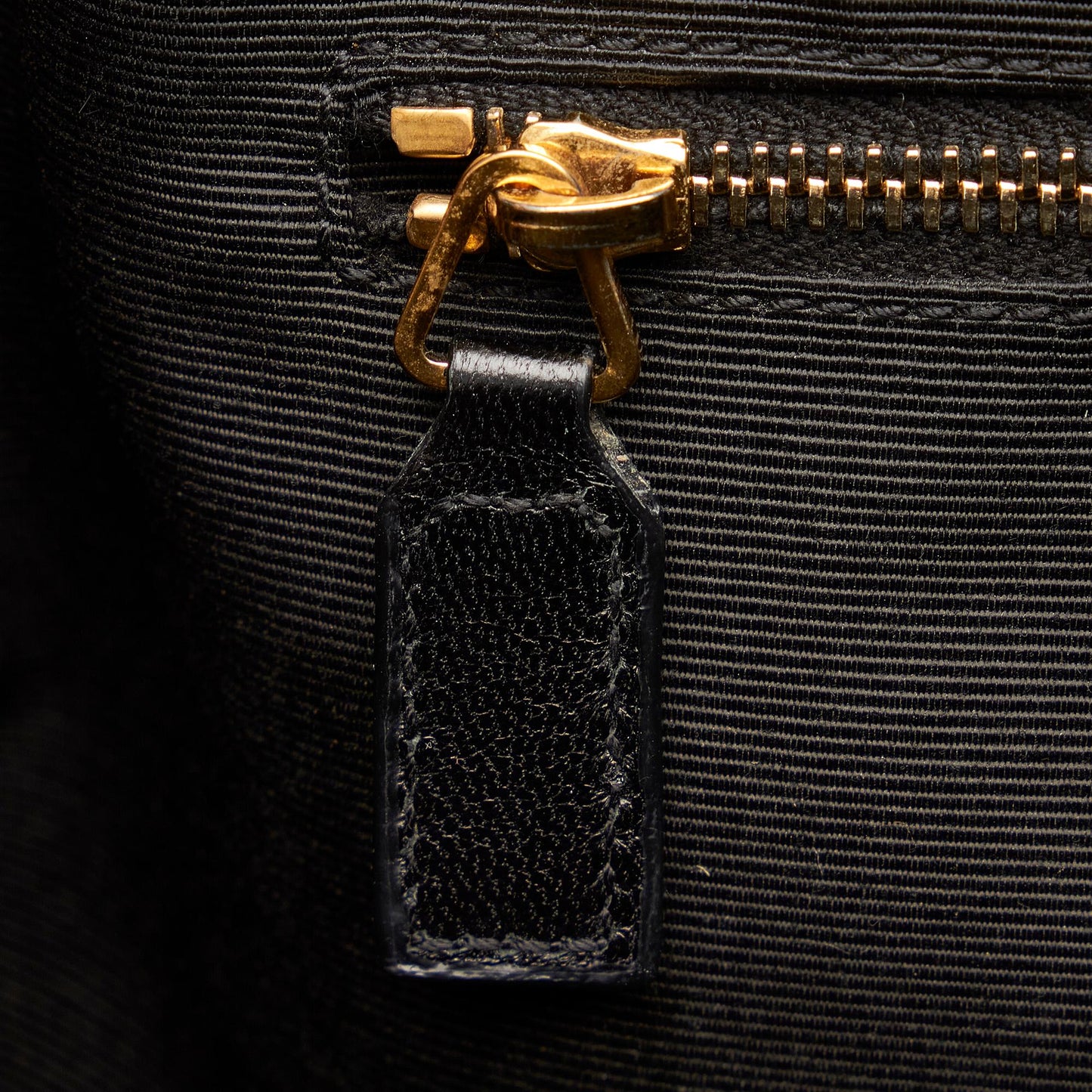 Saint Laurent Muse Leather Handbag (SHG-26553