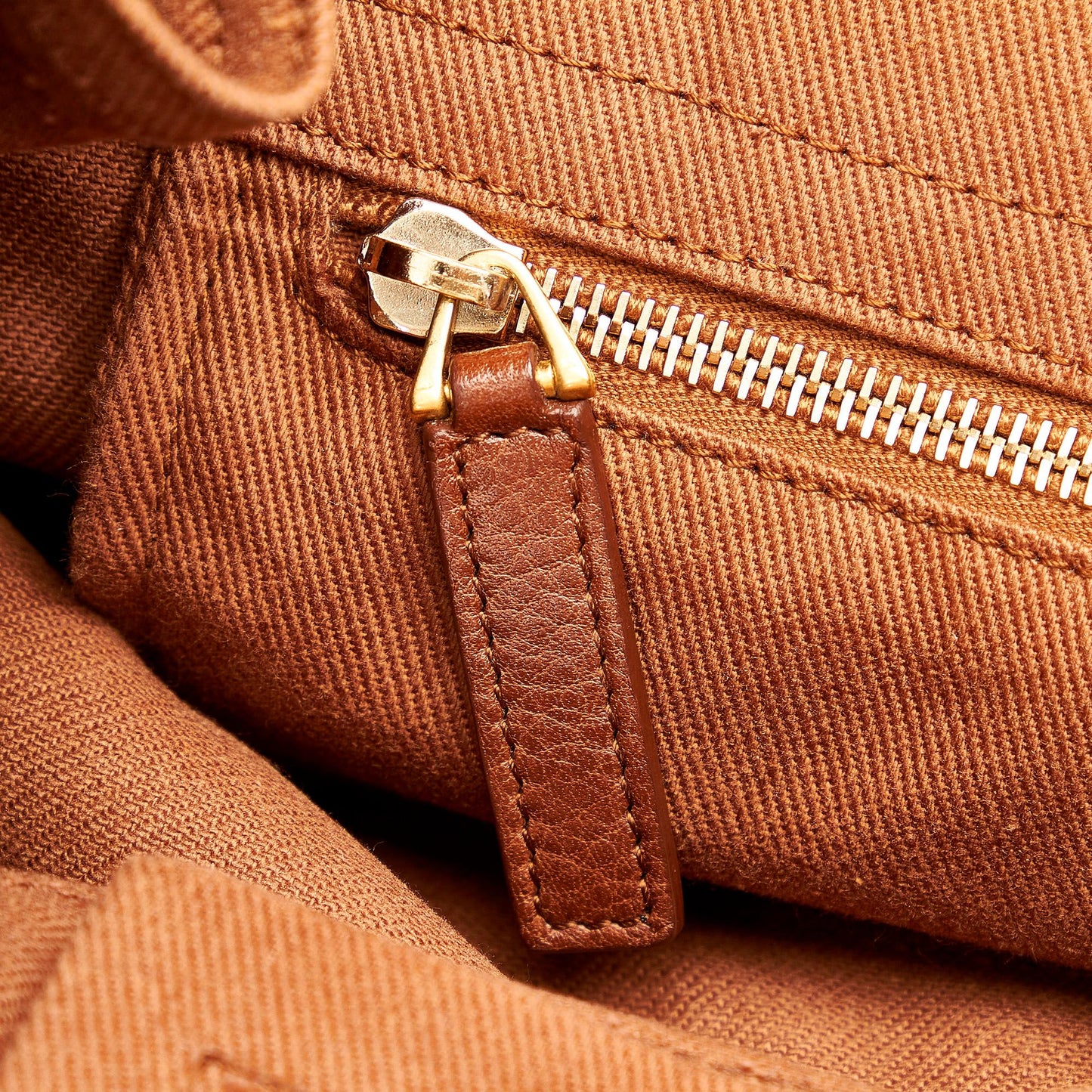 Saint Laurent Muse Two Leather Handbag (SHG-23354