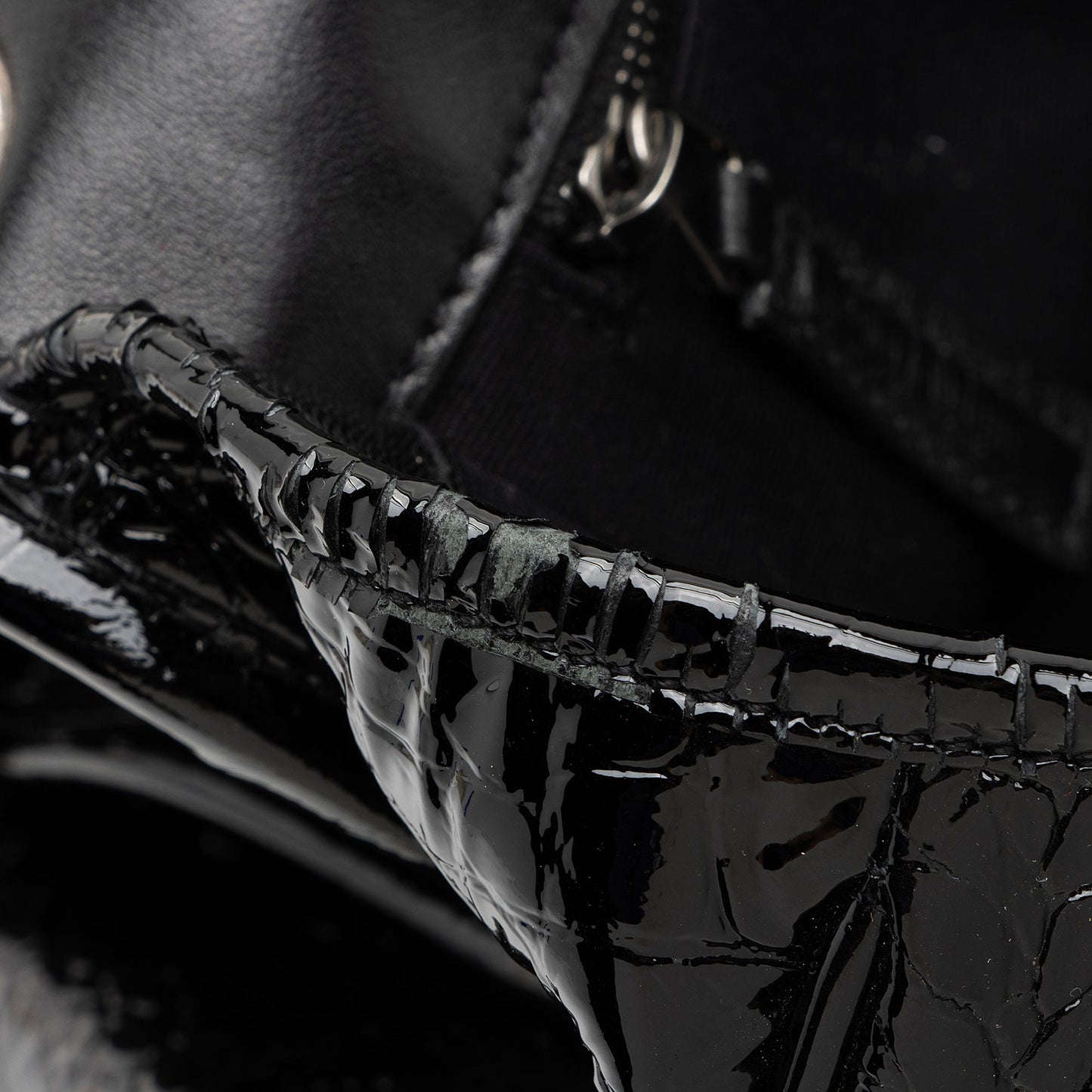 Saint Laurent Patent Croc Embossed Leather Monogram Niki Medium Shoulder Bag zhfiM7