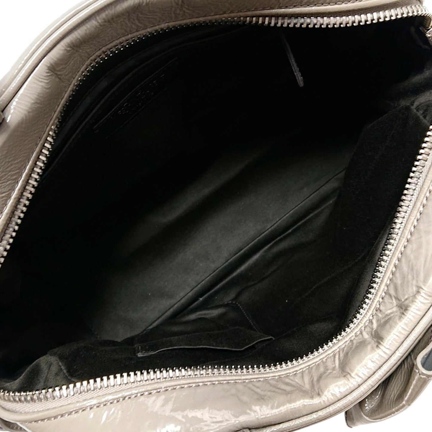 Saint Laurent Patent Leather Shoulder Bag (SHG-33480